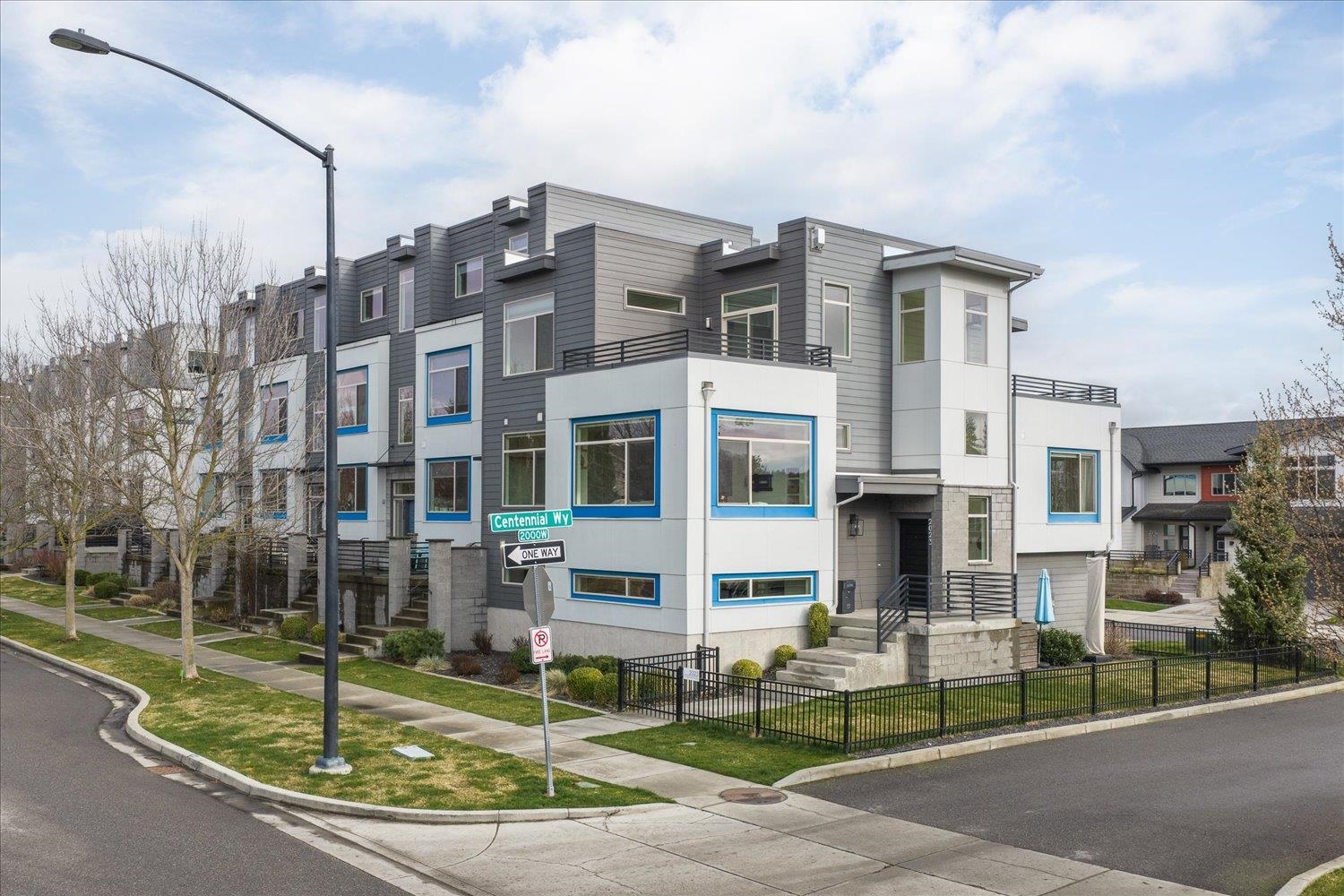 2023 W Summit Pkwy Ave