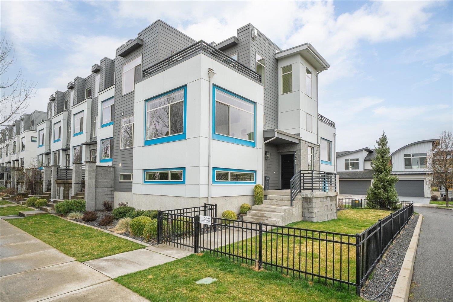 2023 W Summit Pkwy Ave