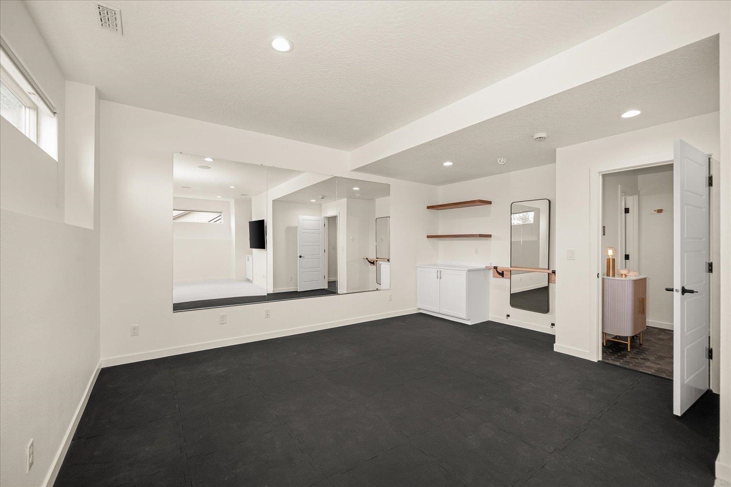 2023 W Summit Pkwy Ave