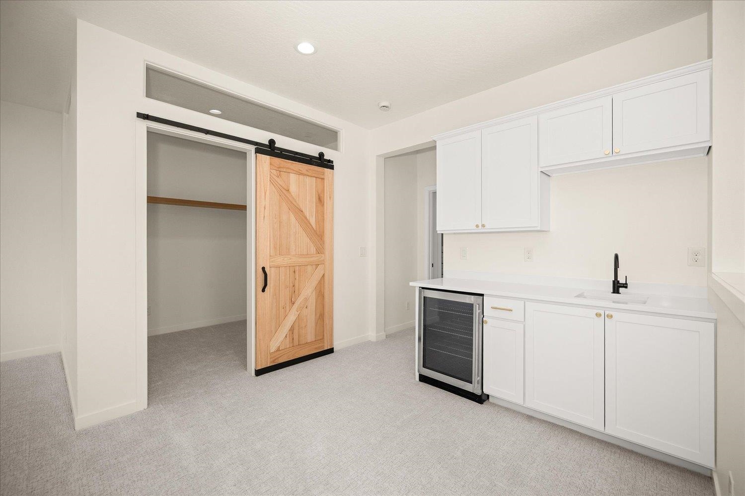 2023 W Summit Pkwy Ave