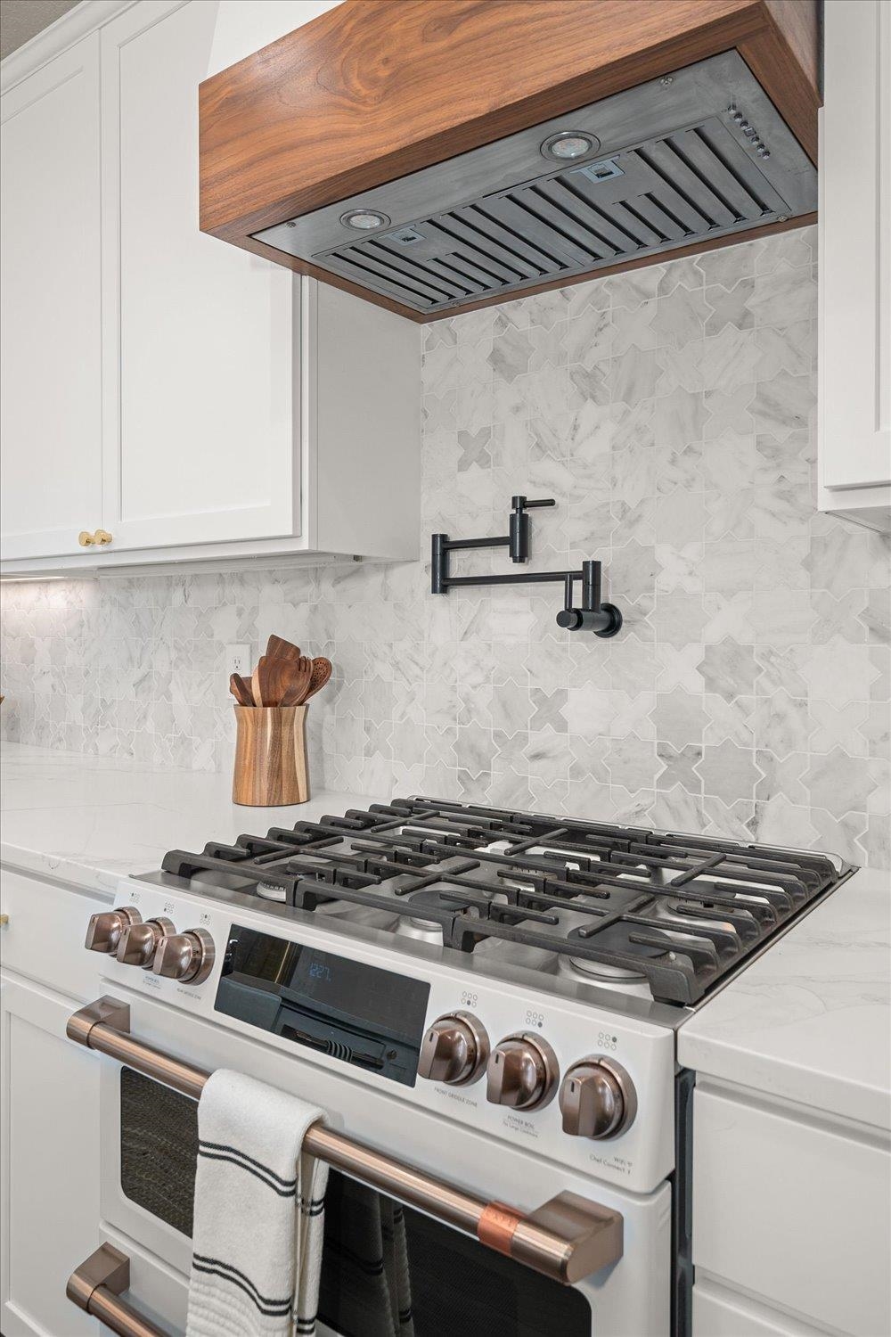 2023 W Summit Pkwy Ave