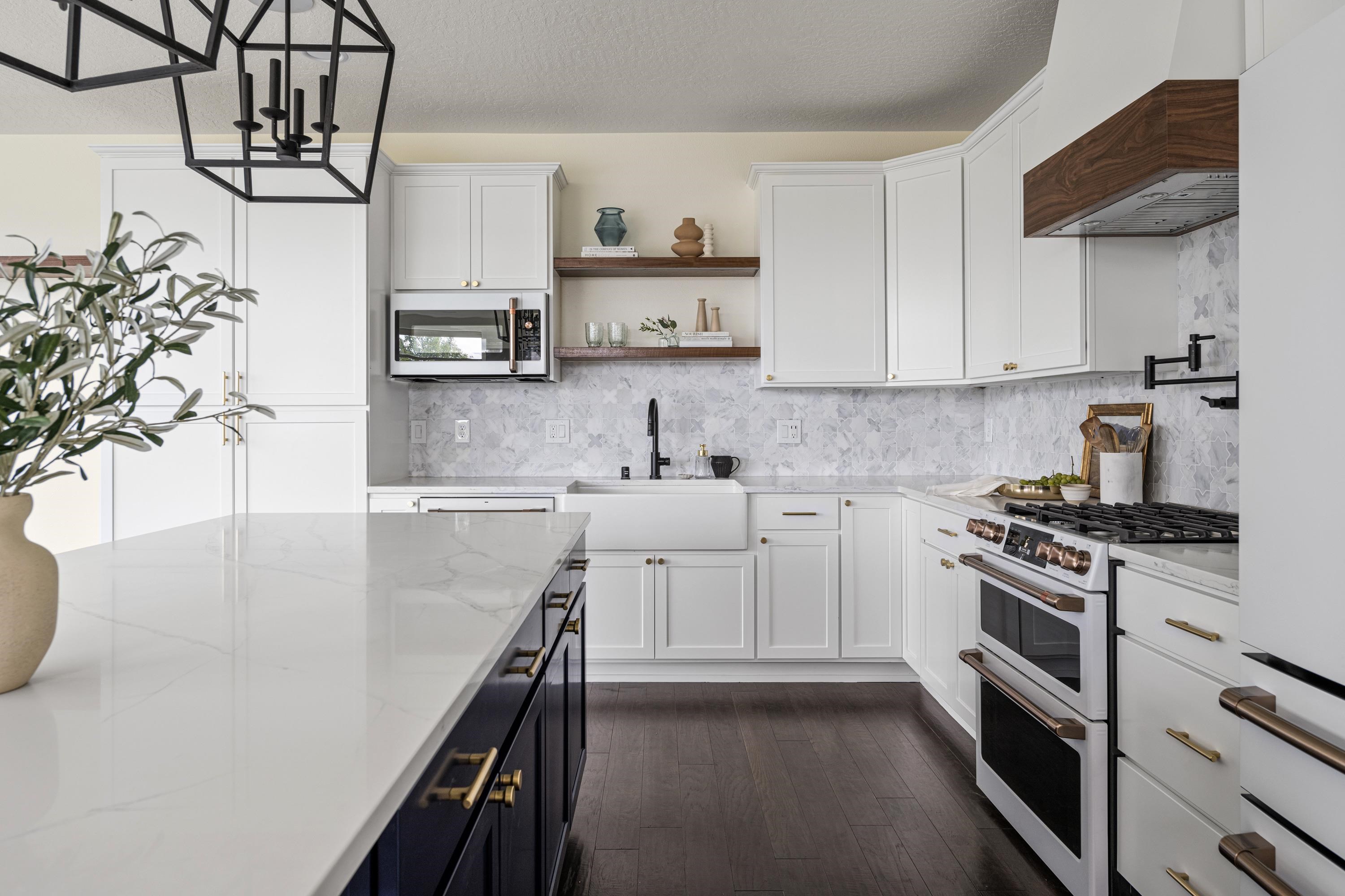 2023 W Summit Pkwy Ave