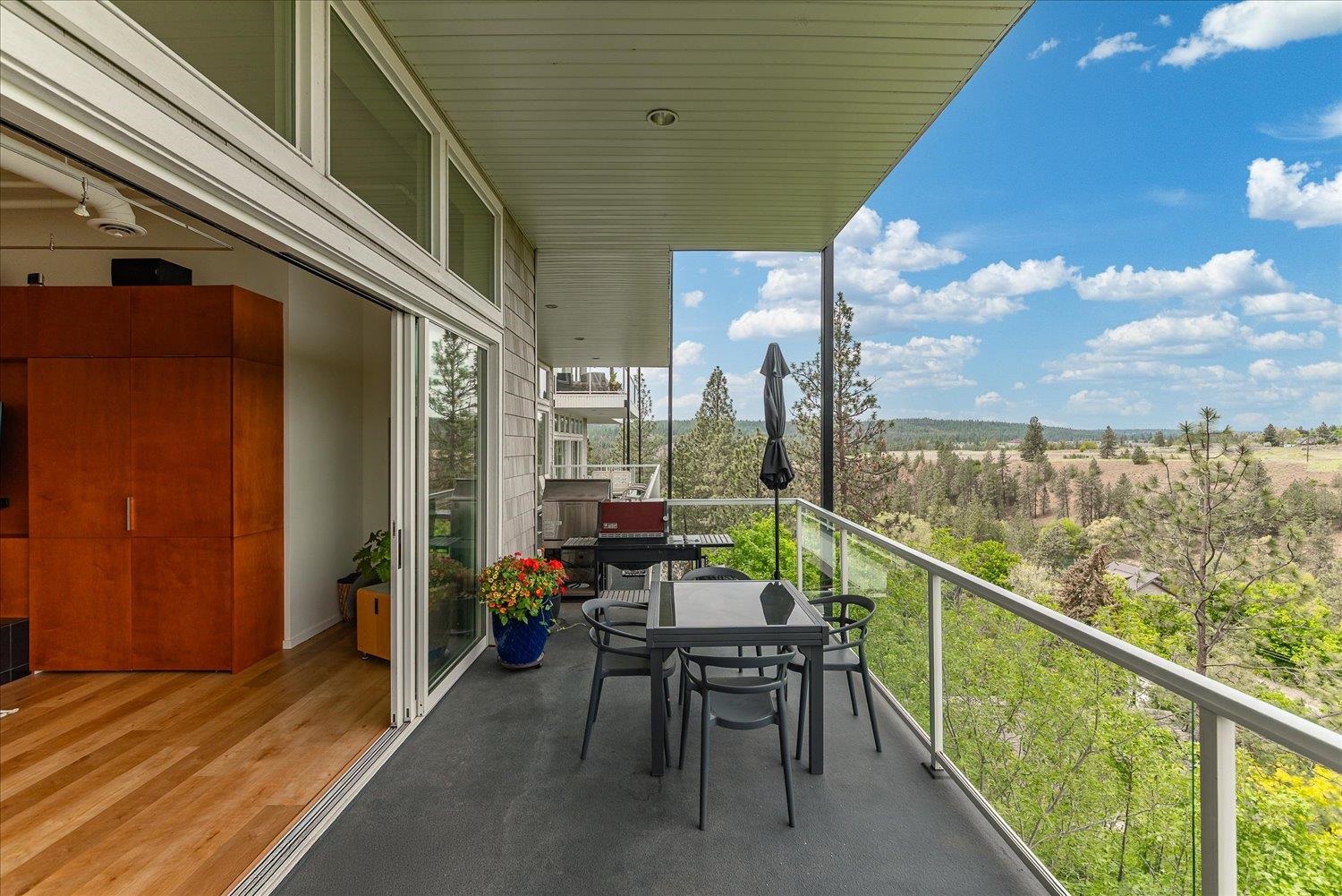 2226 W Riverside #102 Ave