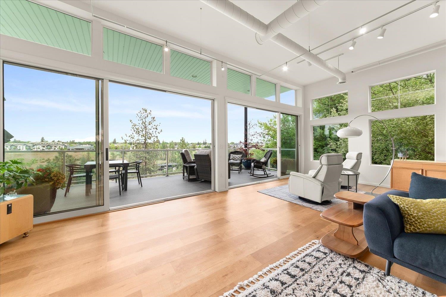2226 W Riverside #102 Ave