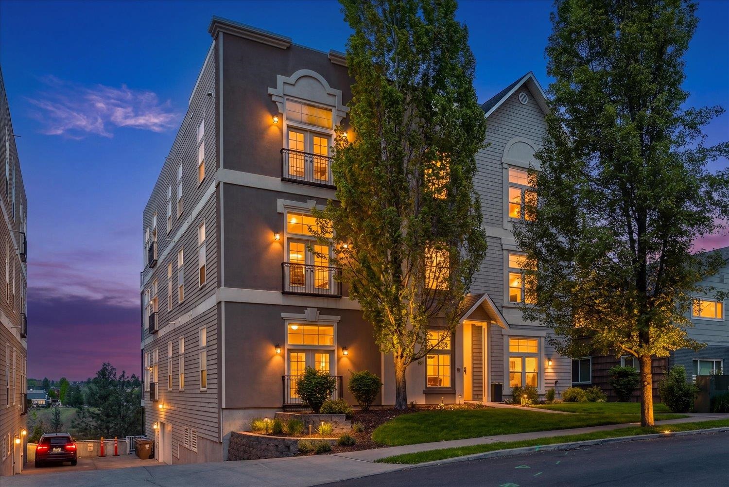 2226 W Riverside #102 Ave