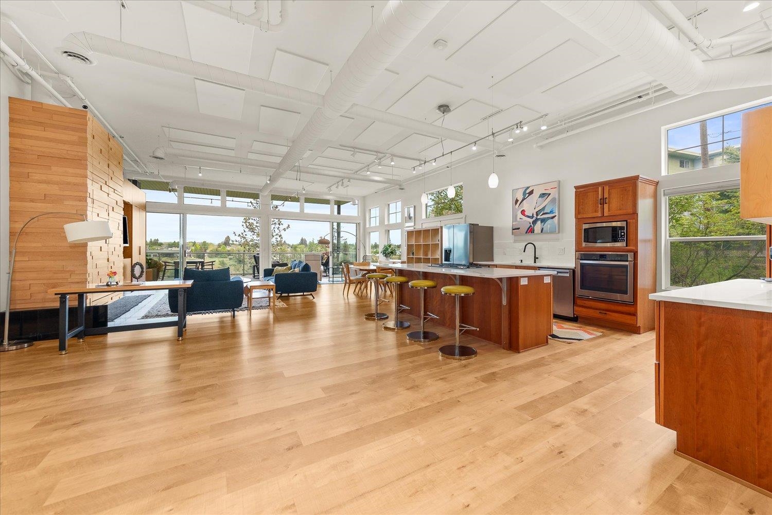 2226 W Riverside #102 Ave