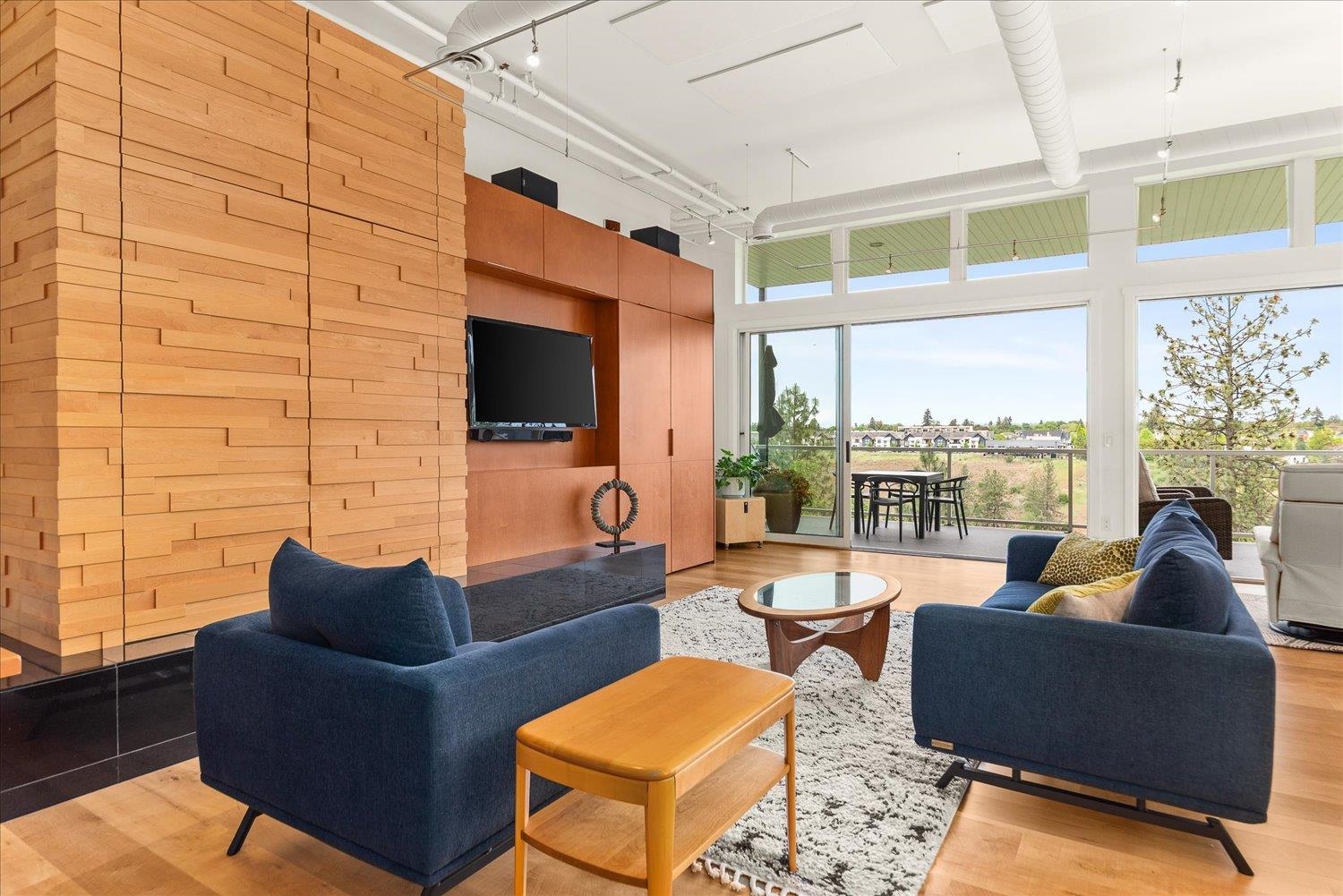 2226 W Riverside #102 Ave