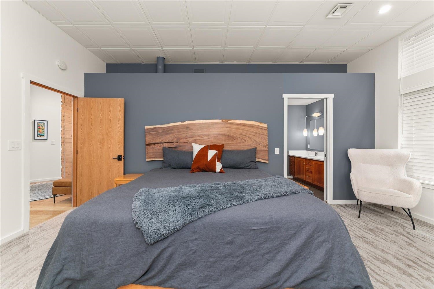 2226 W Riverside #102 Ave
