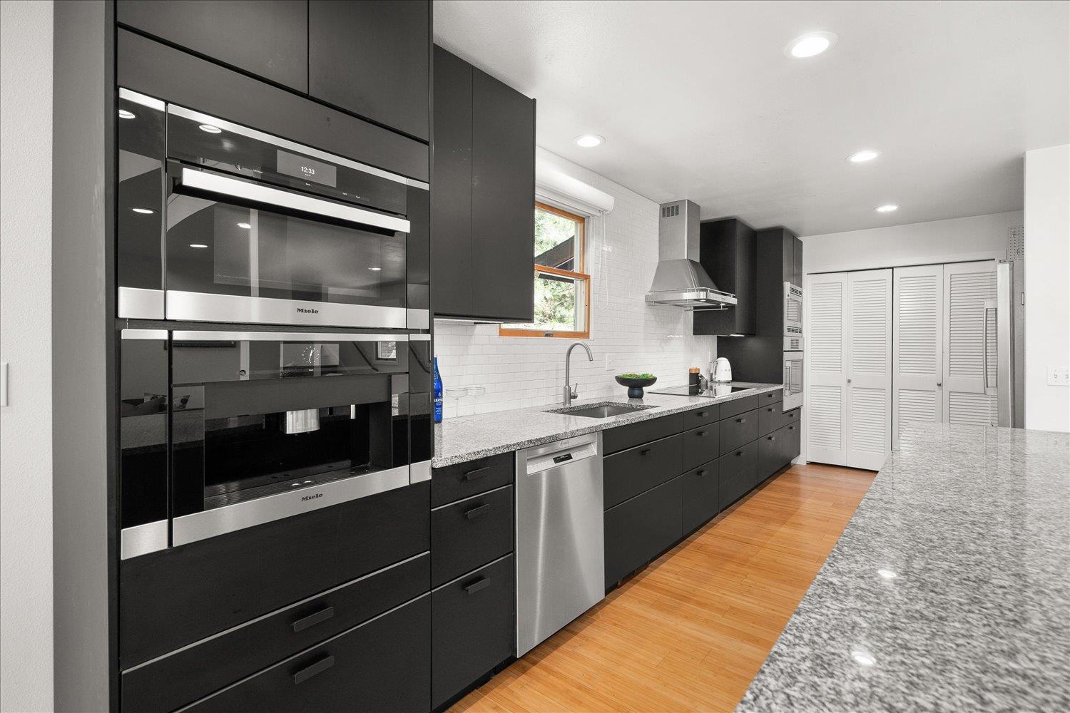 2124 W 15TH Ave