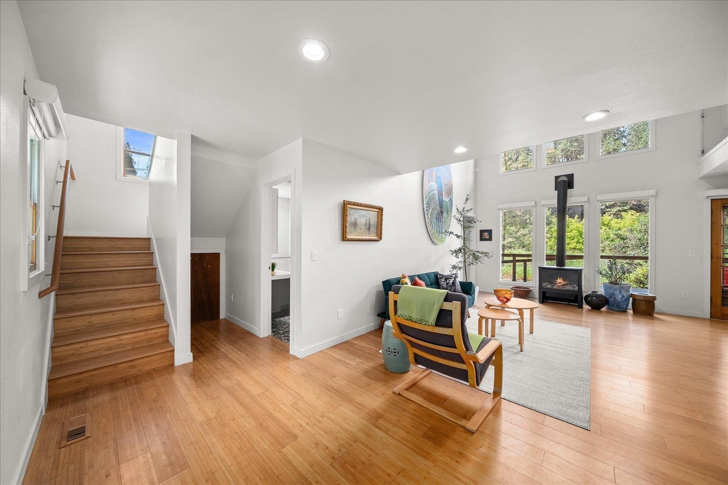 2124 W 15TH Ave