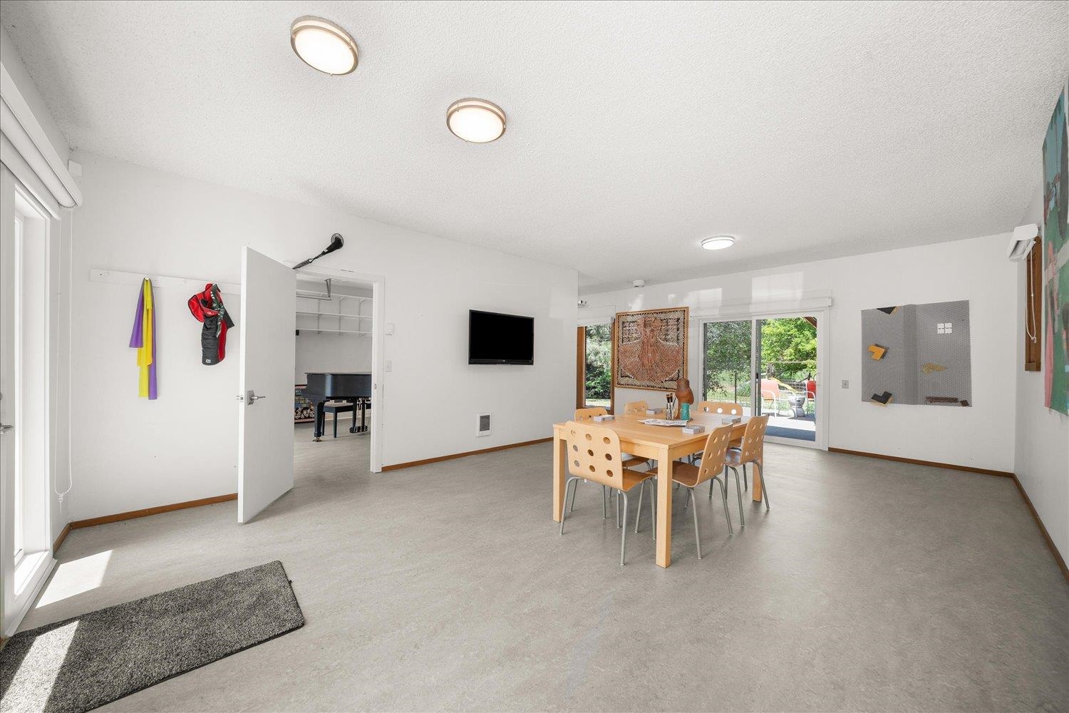 2124 W 15TH Ave