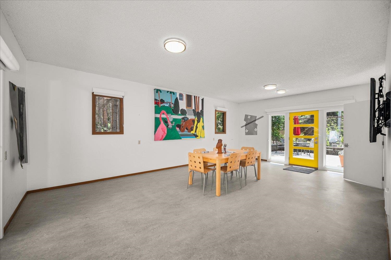 2124 W 15TH Ave