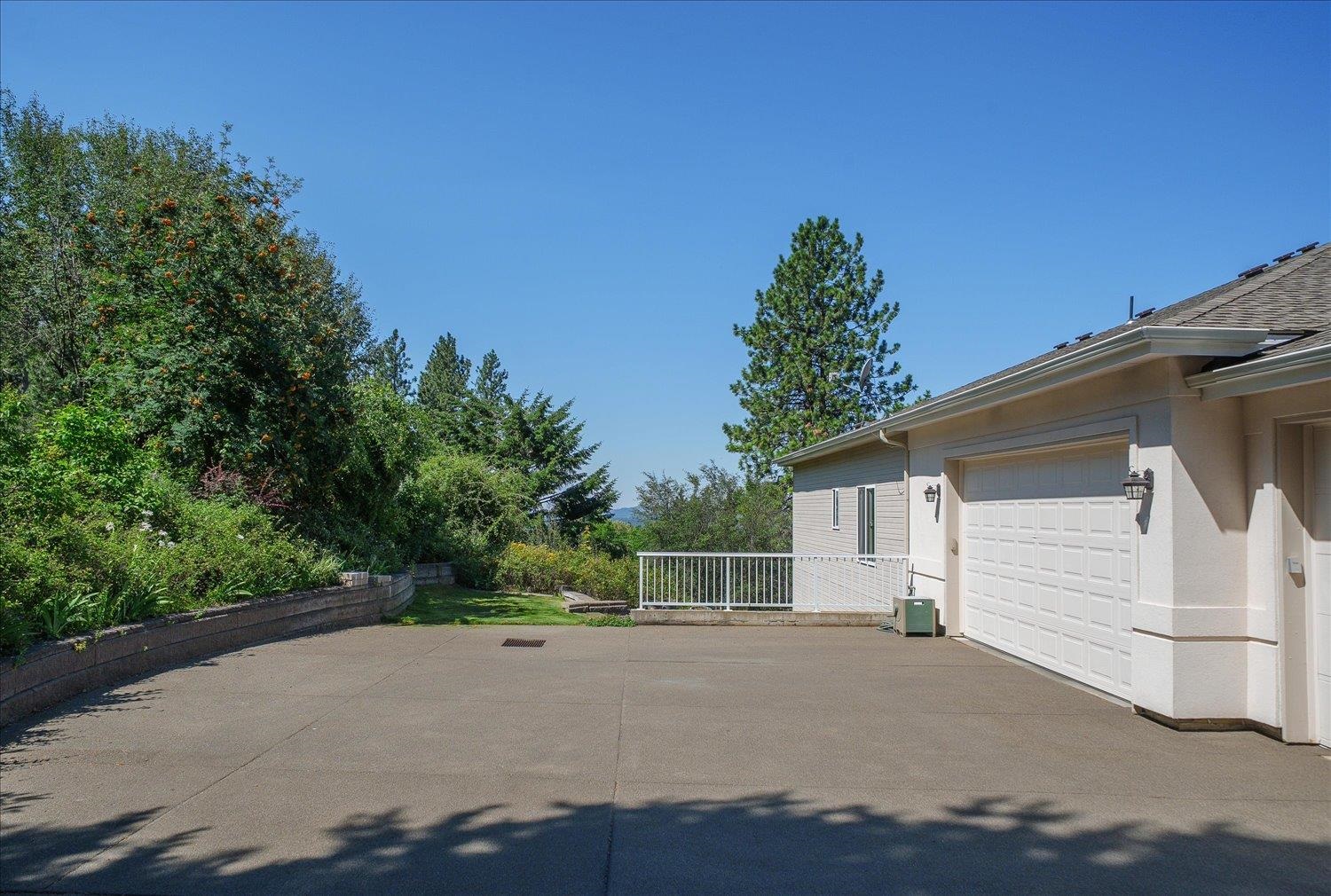 5714 S Glendora Dr