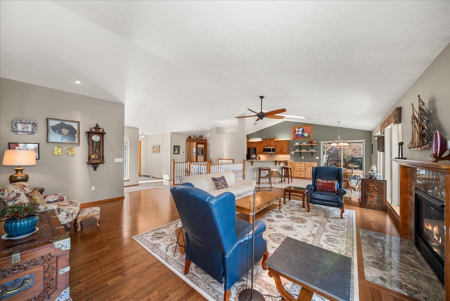 310 W AUBURN CREST Ct