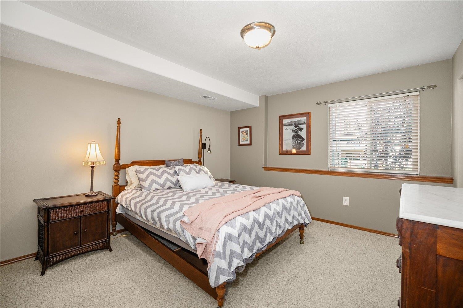 310 W AUBURN CREST Ct