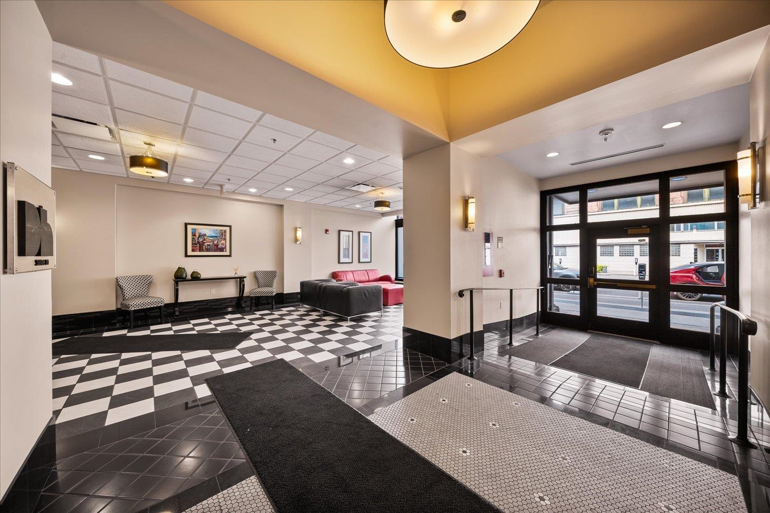 315 W Riverside Ave