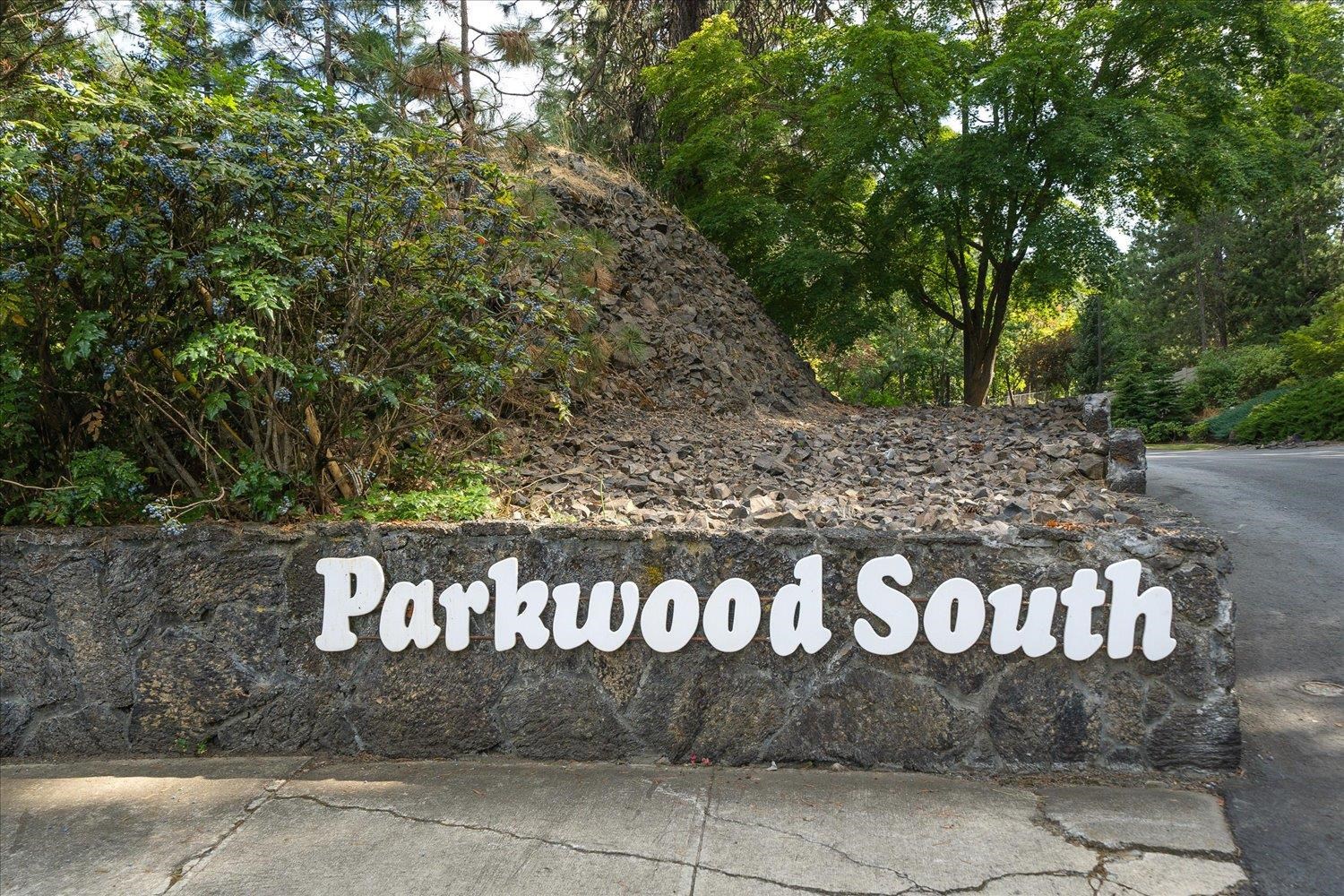 2039 S PARKWOOD Cir