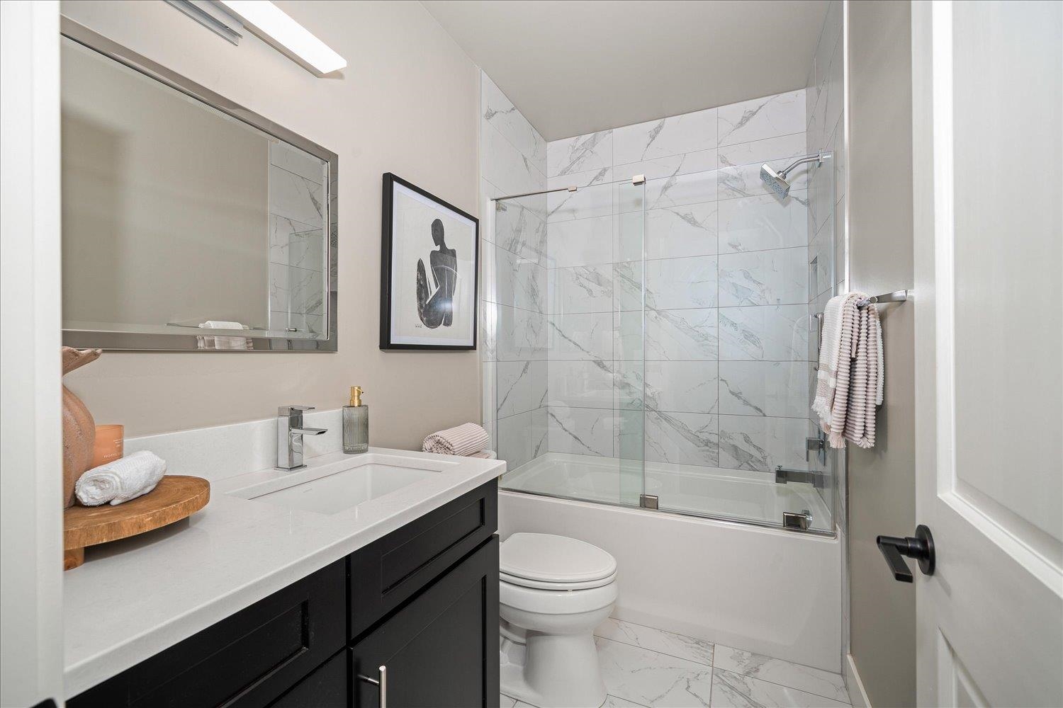 310 E 10 Ave