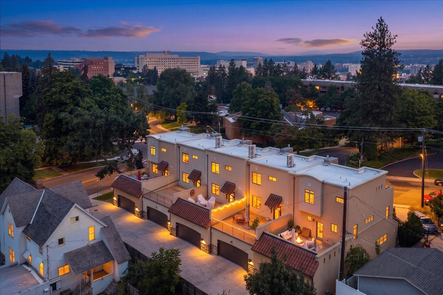 310 E 10 Ave