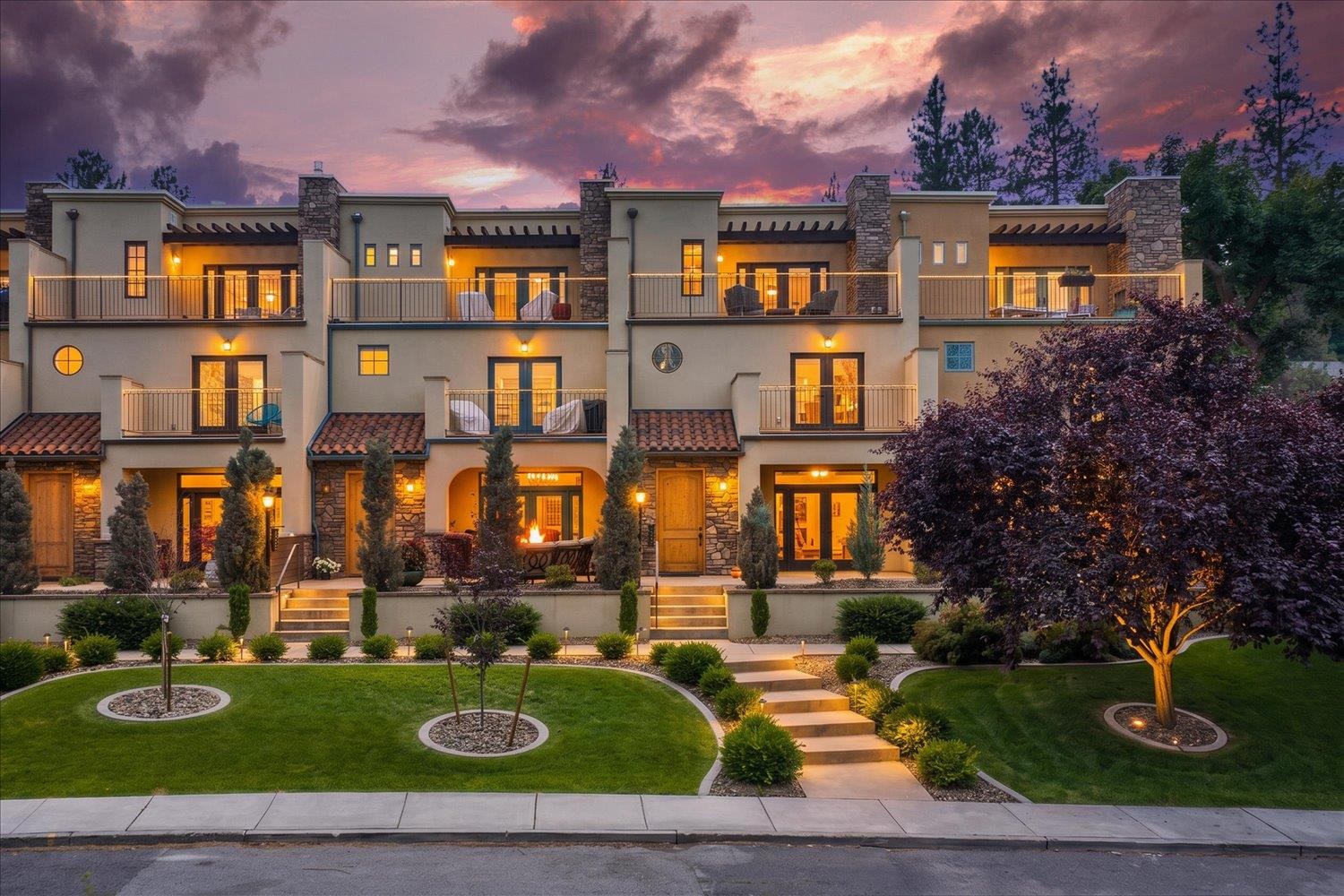 310 E 10 Ave