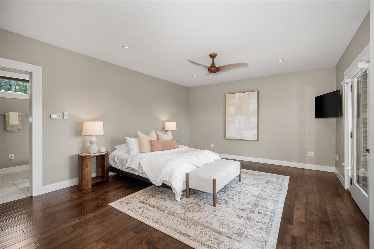 310 E 10 Ave