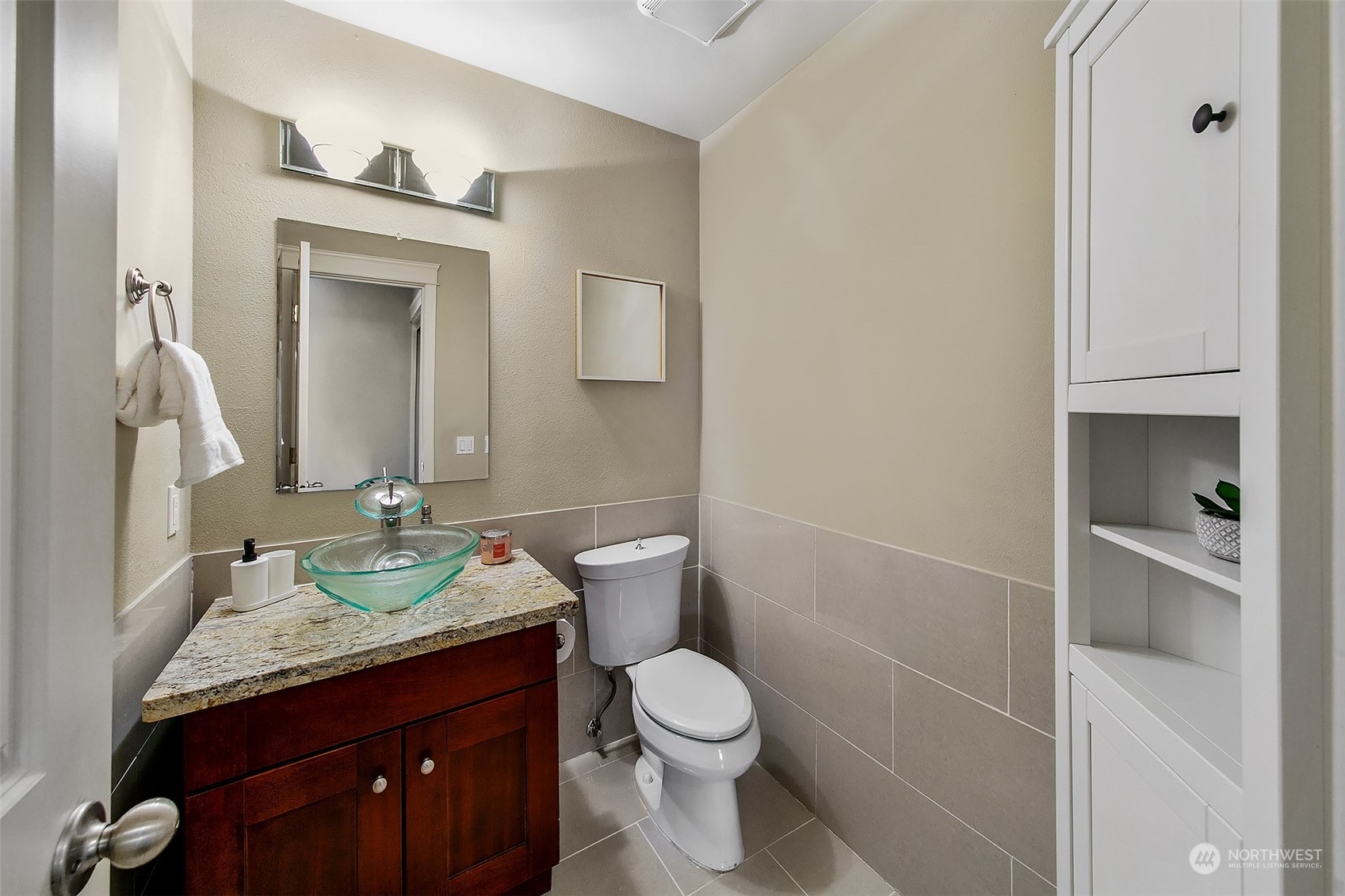 5000 Fauntleroy Way SW Unit: 304