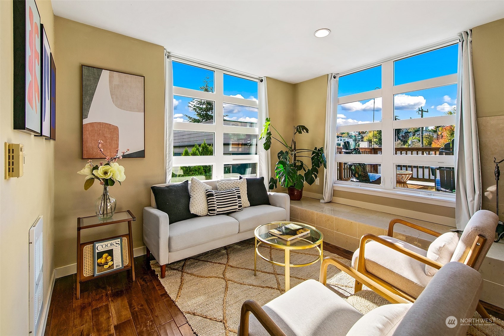 5000 Fauntleroy Way SW Unit: 304