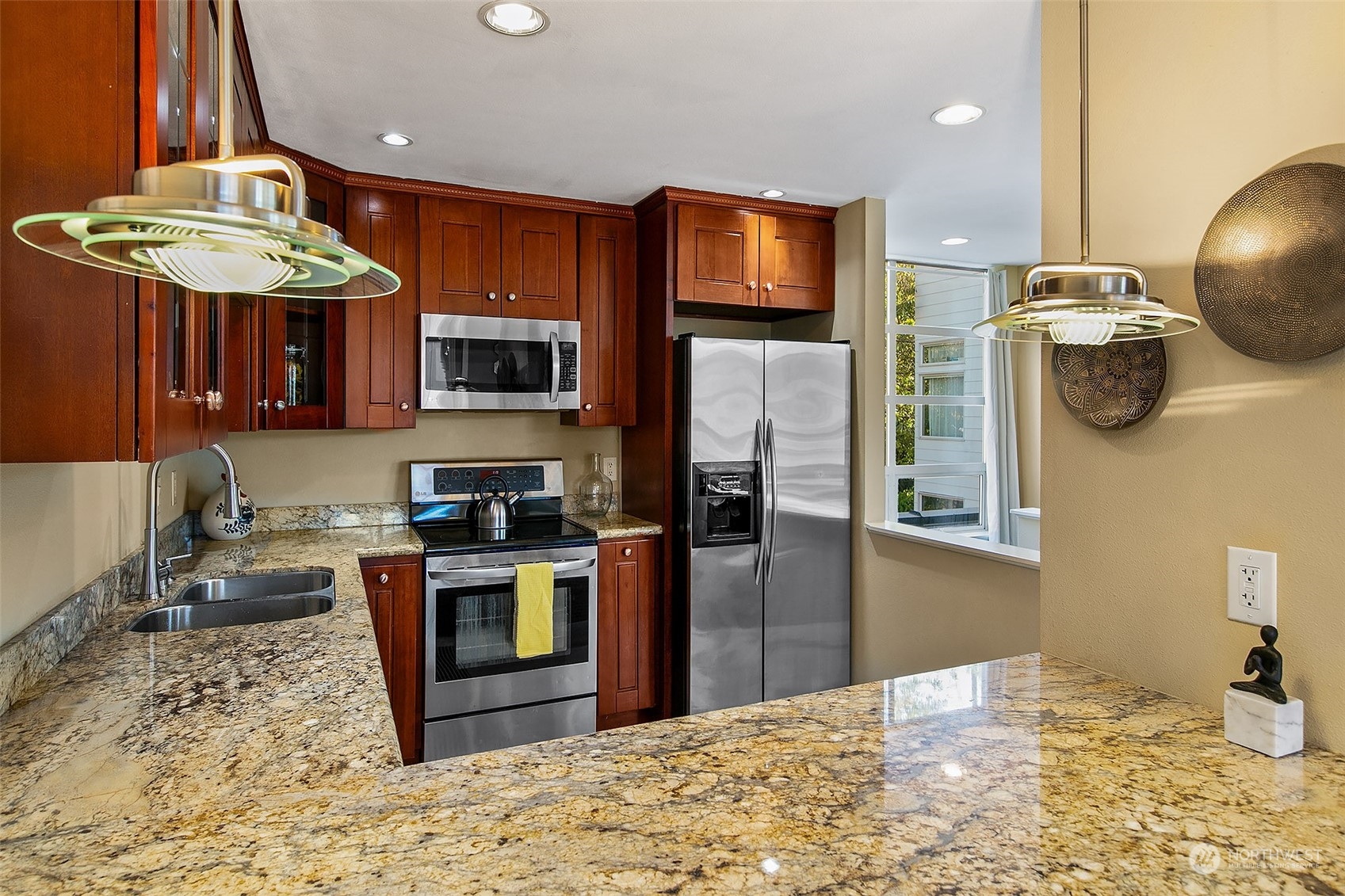 5000 Fauntleroy Way SW Unit: 304