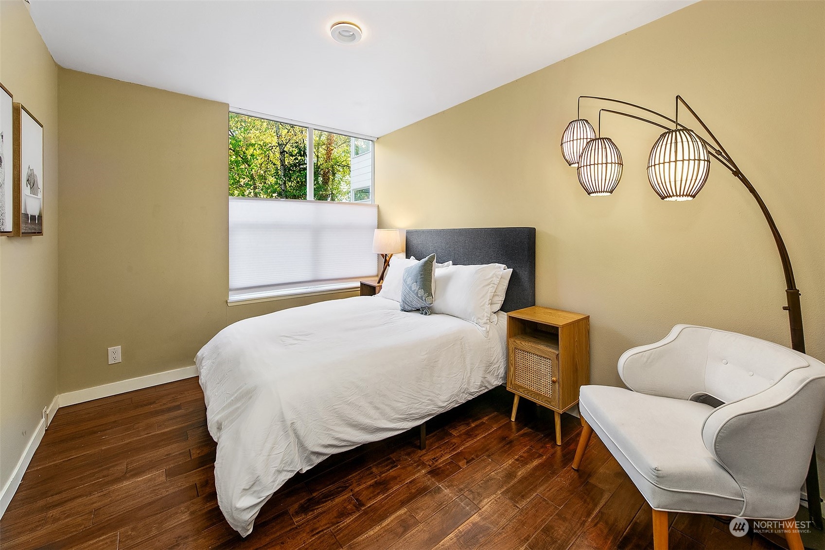 5000 Fauntleroy Way SW Unit: 304