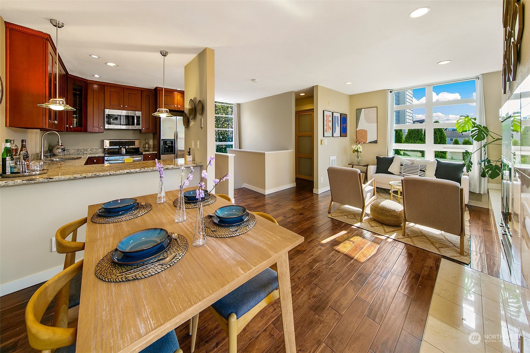 5000 Fauntleroy Way SW Unit: 304