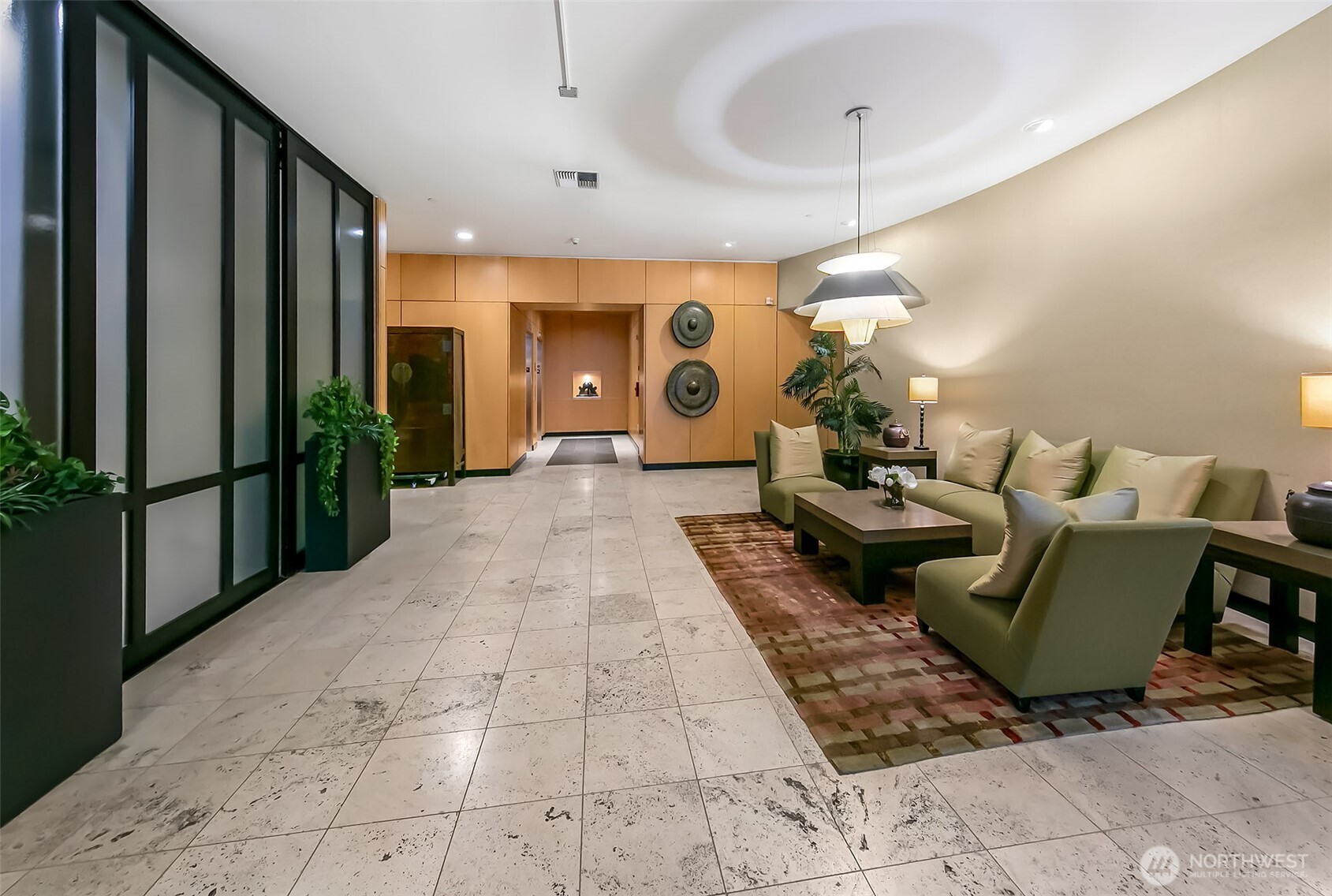 2716 Elliott Avenue Unit: 406