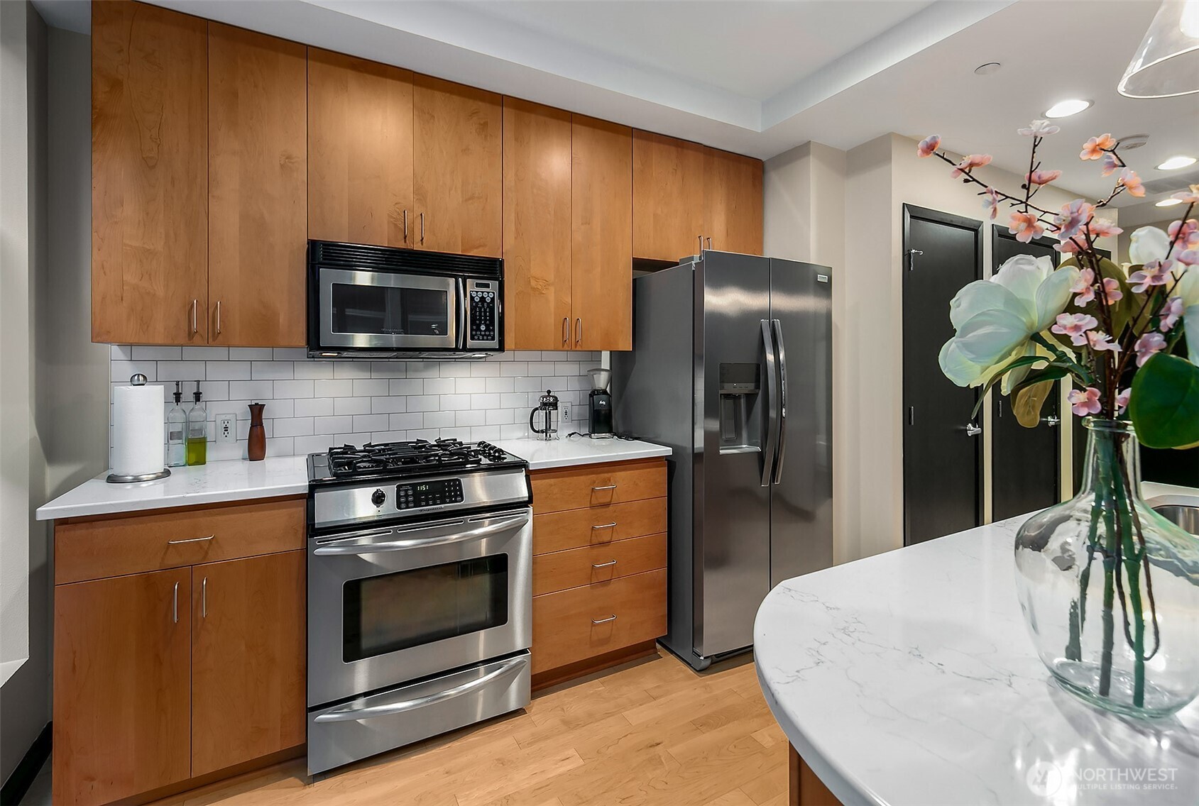 2716 Elliott Avenue Unit: 406