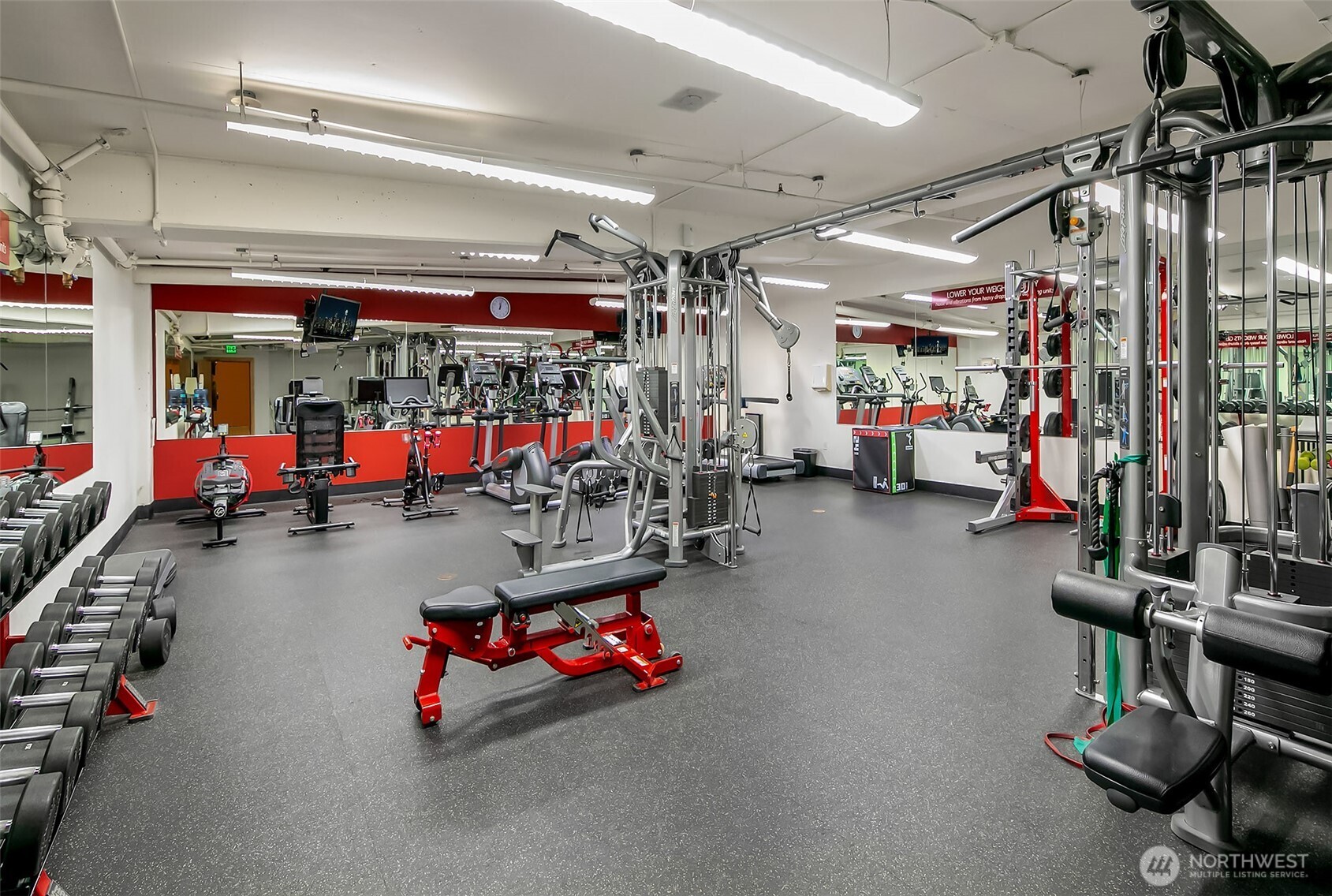 2716 Elliott Avenue Unit: 406