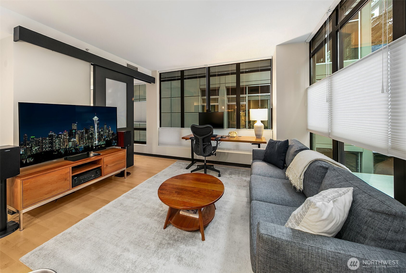 2716 Elliott Avenue Unit: 406