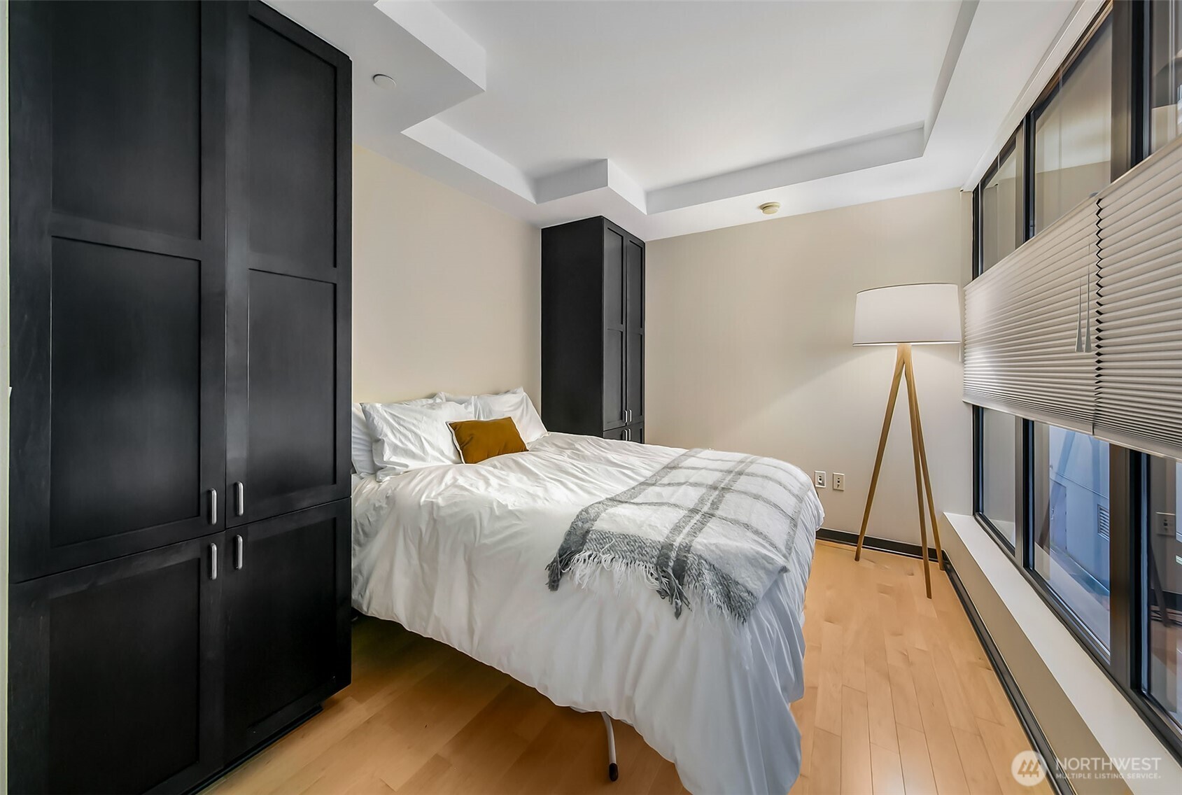 2716 Elliott Avenue Unit: 406