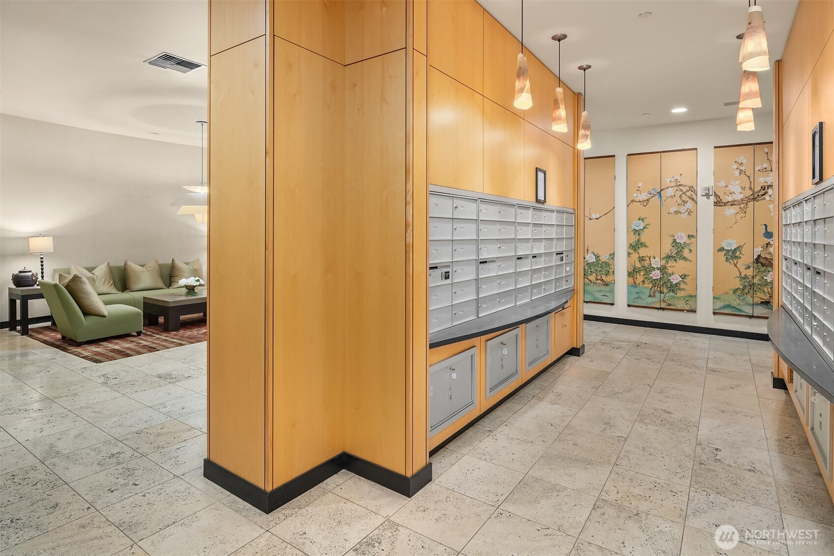 2716 Elliott Avenue Unit: 406