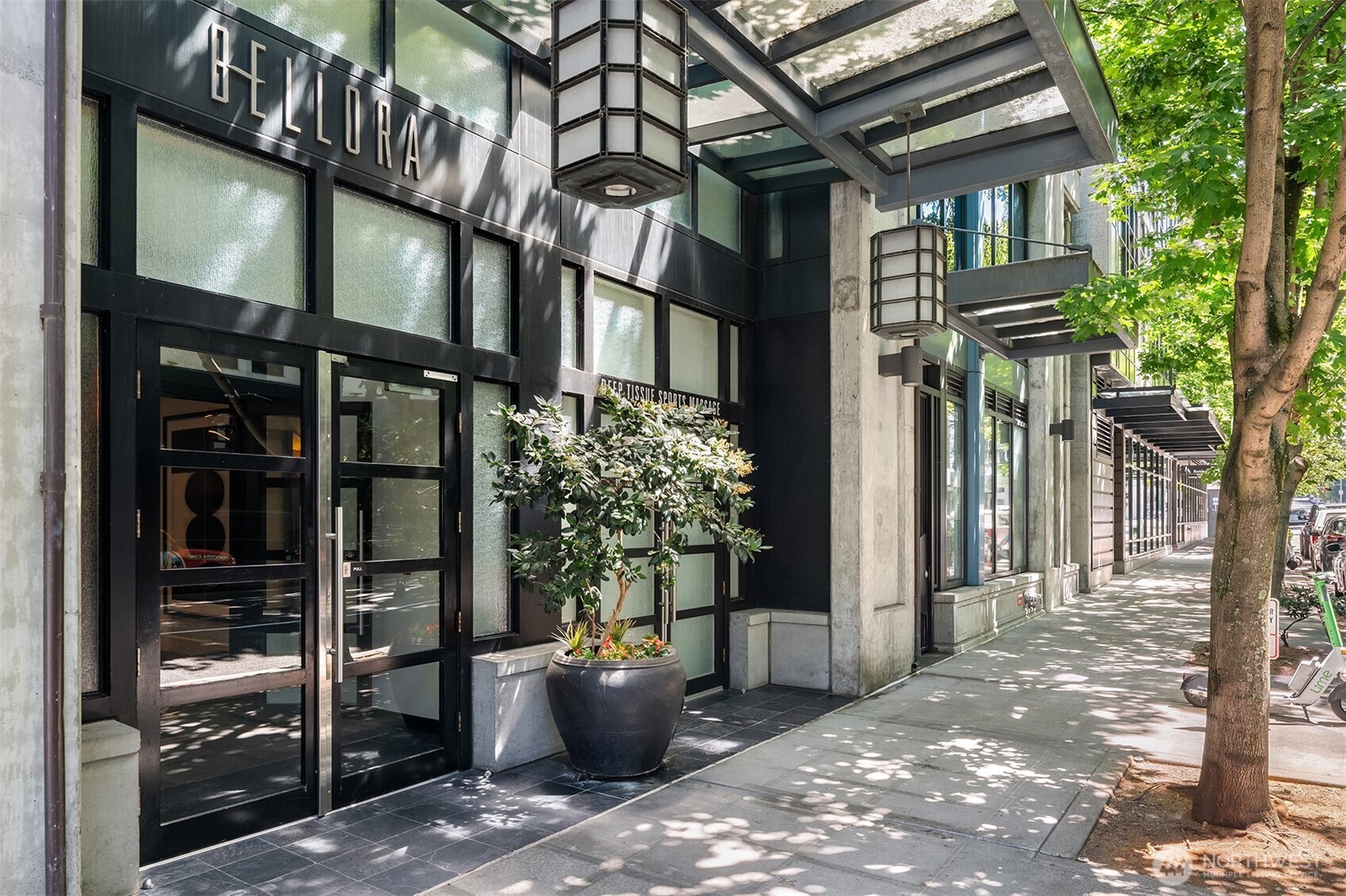 2716 Elliott Avenue Unit: 406