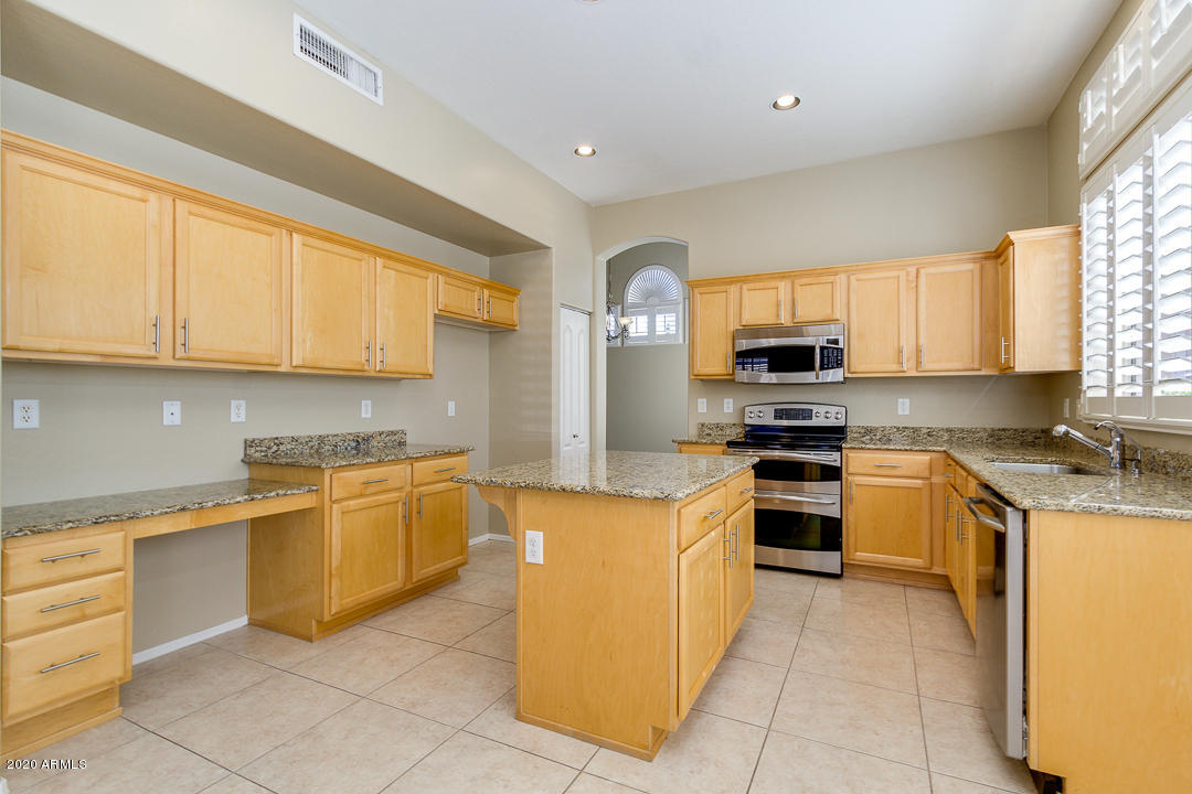 7757 E ROLAND Circle
