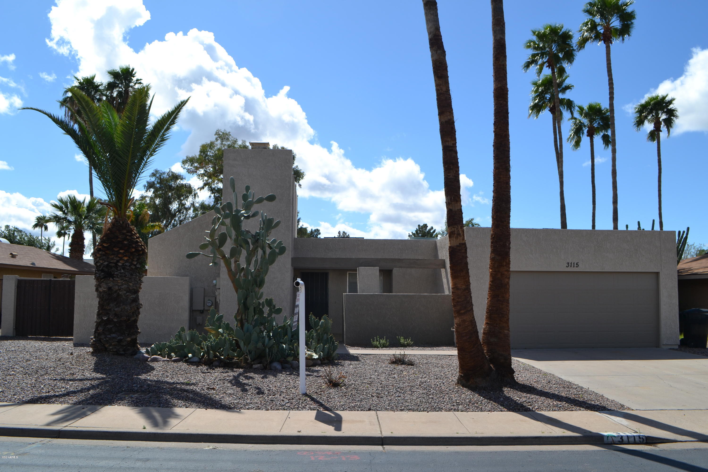 3115 E EMELITA Avenue