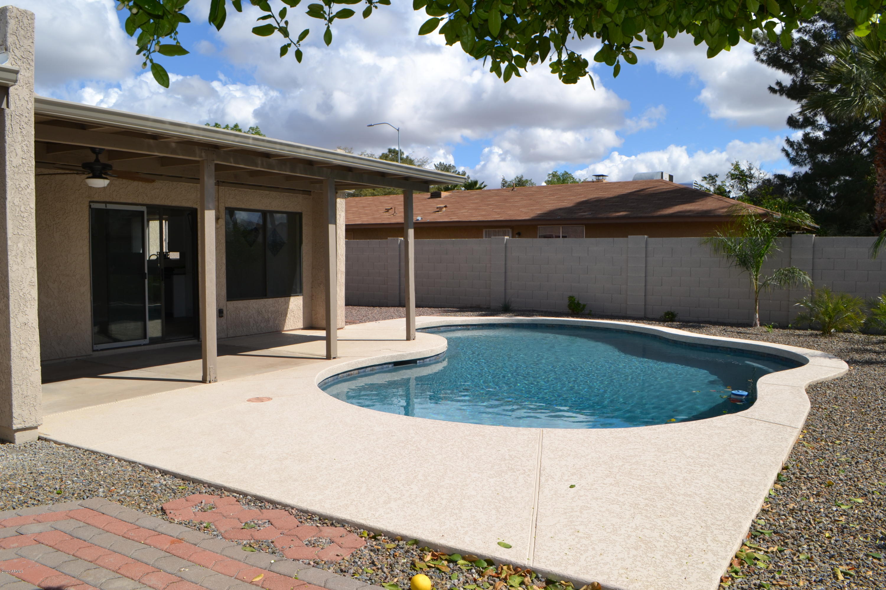 3115 E EMELITA Avenue