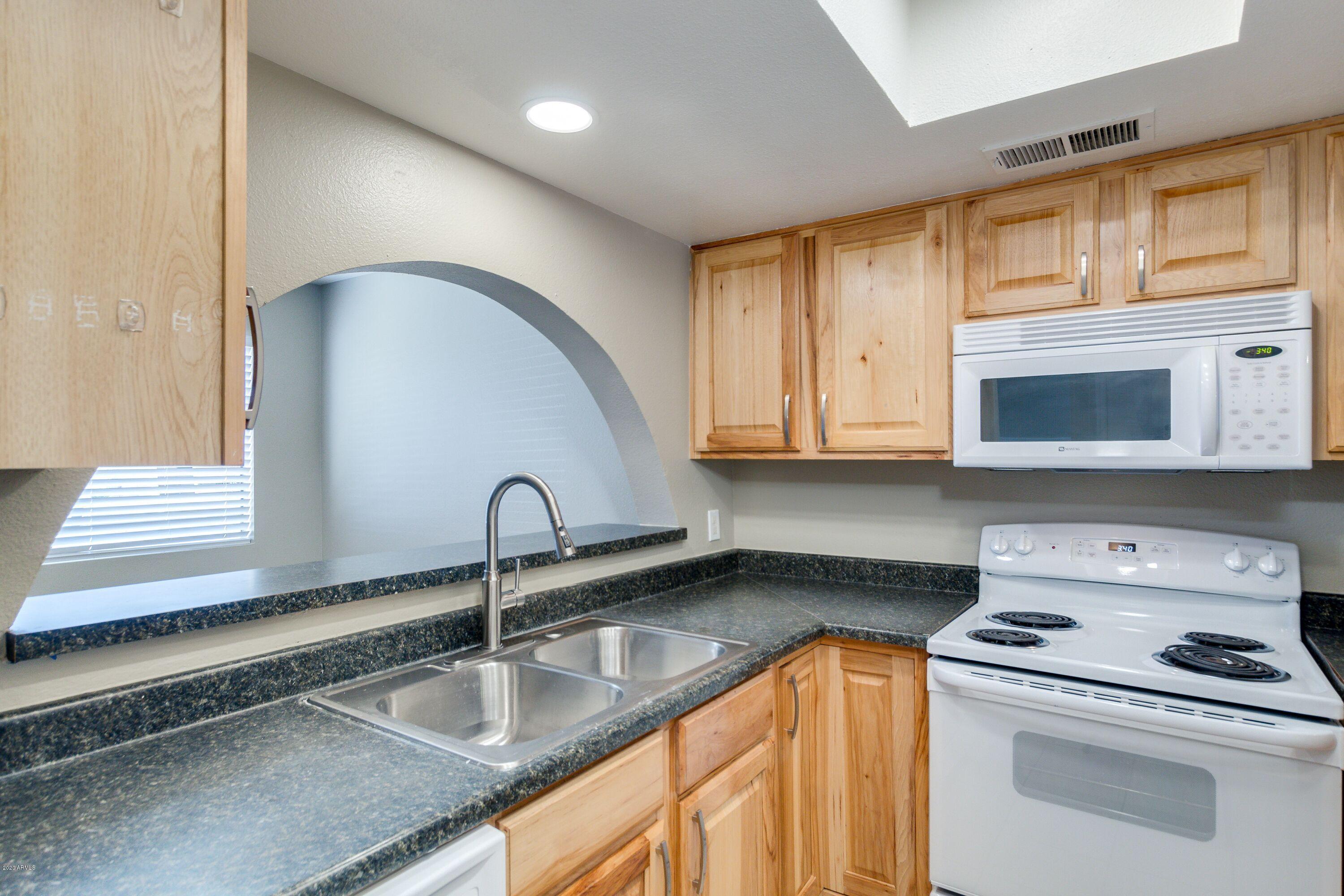 626 W 14TH Street