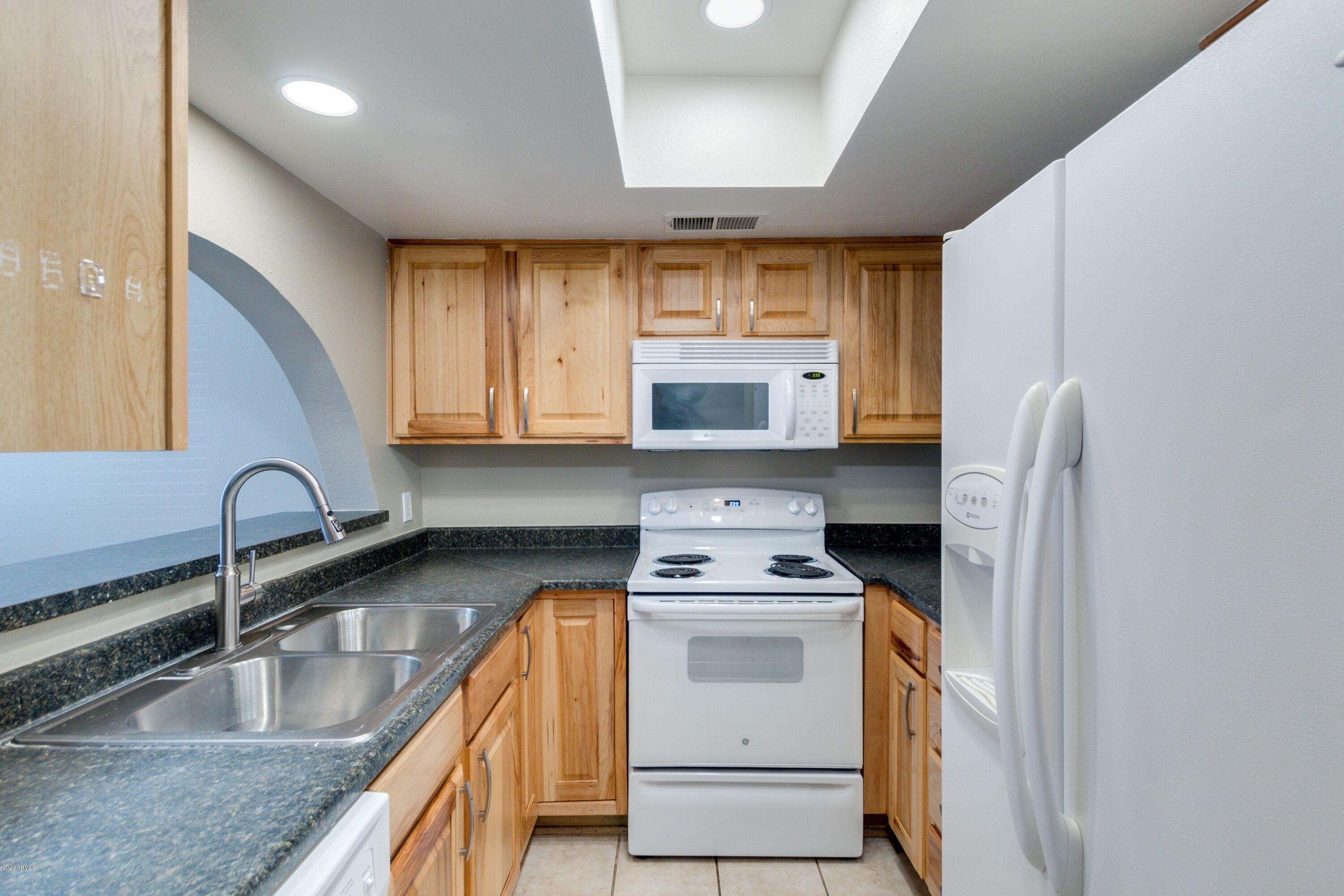 626 W 14TH Street