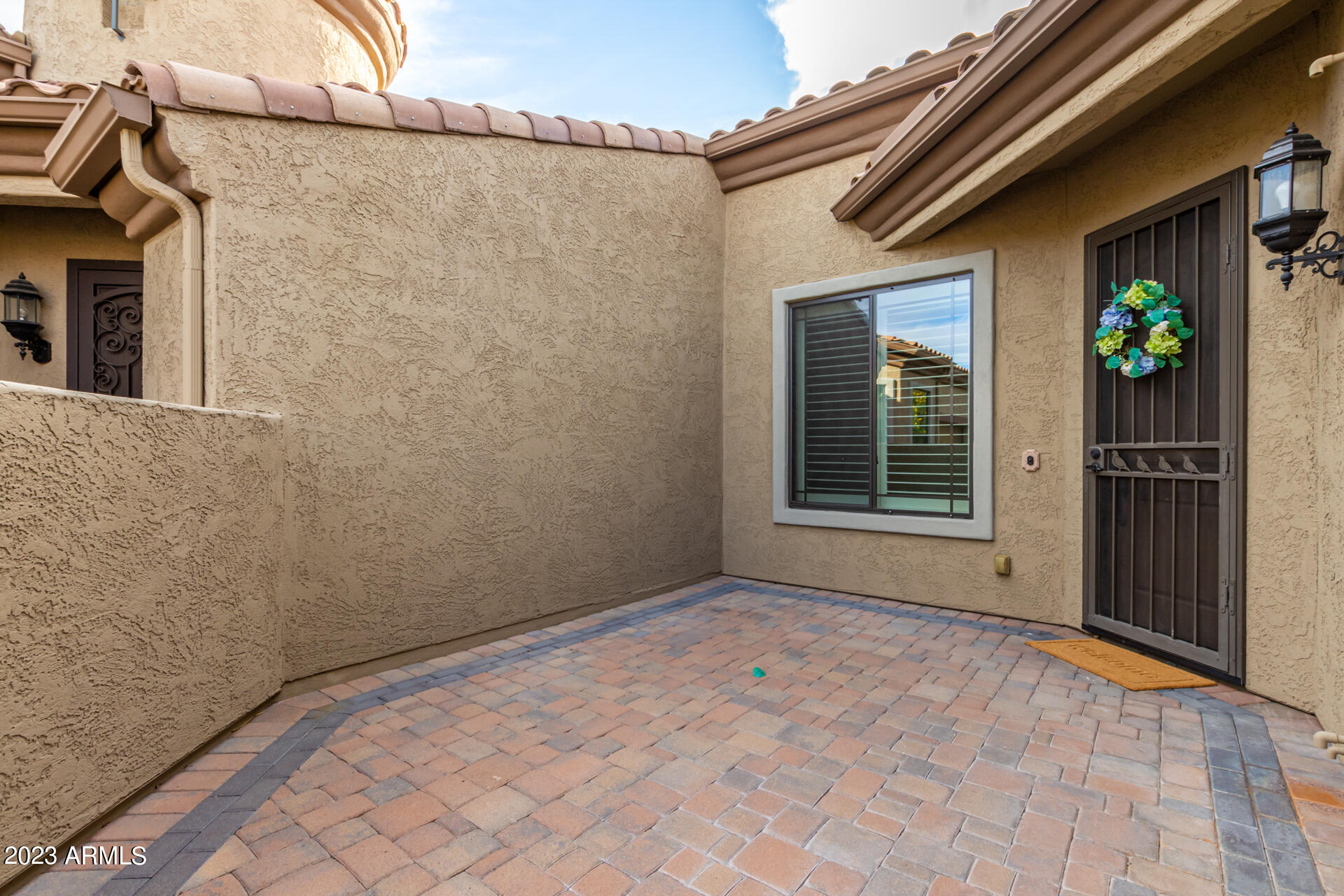 9049 E IVYGLEN Circle