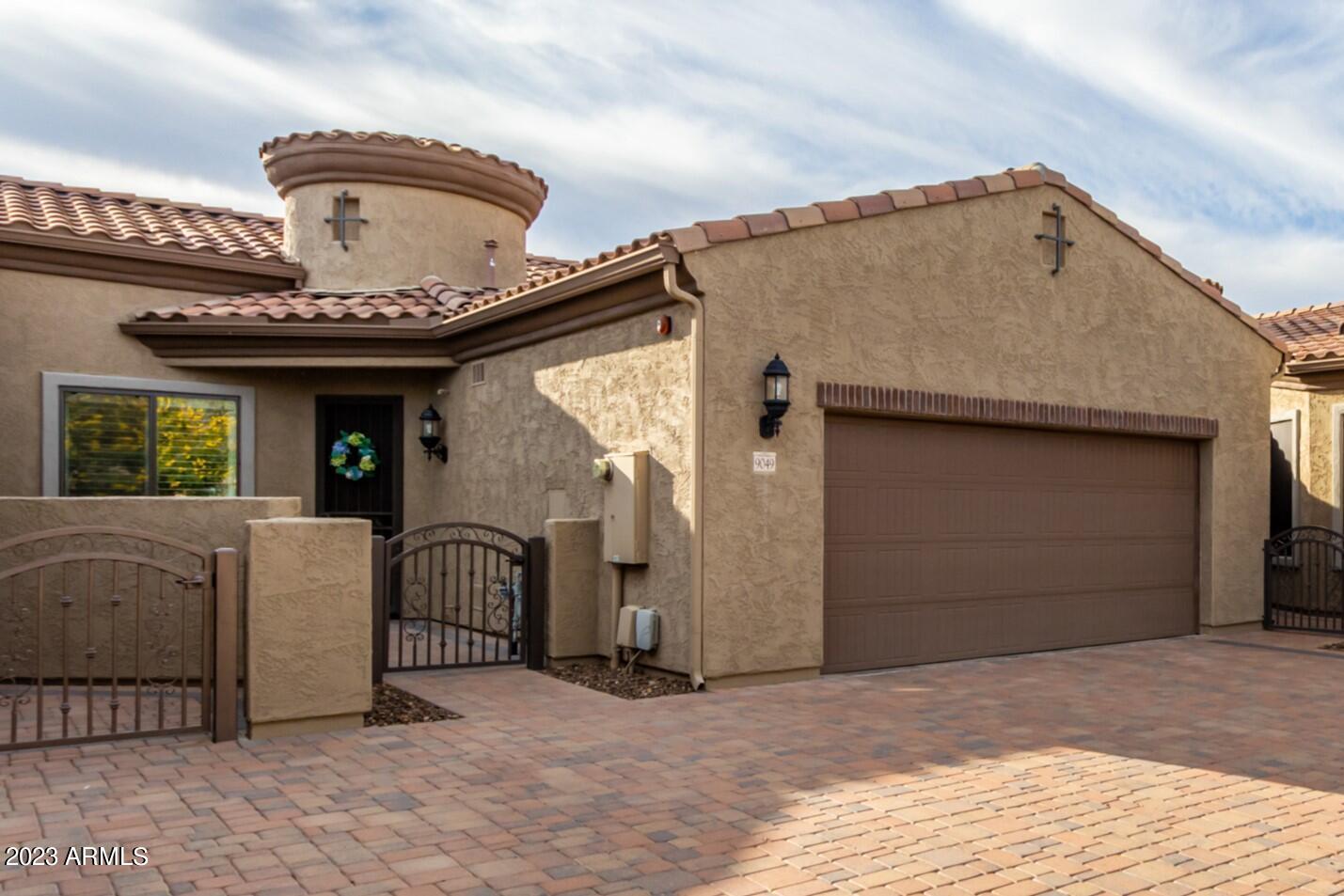 9049 E IVYGLEN Circle