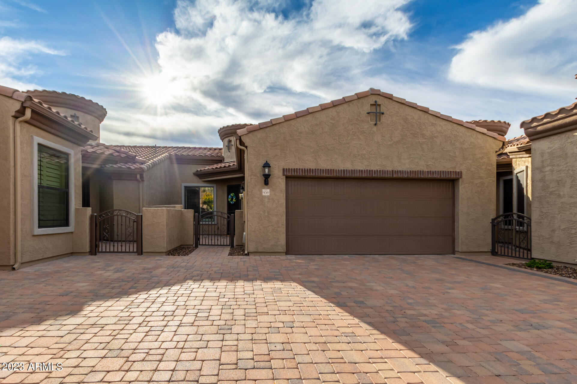 9049 E IVYGLEN Circle