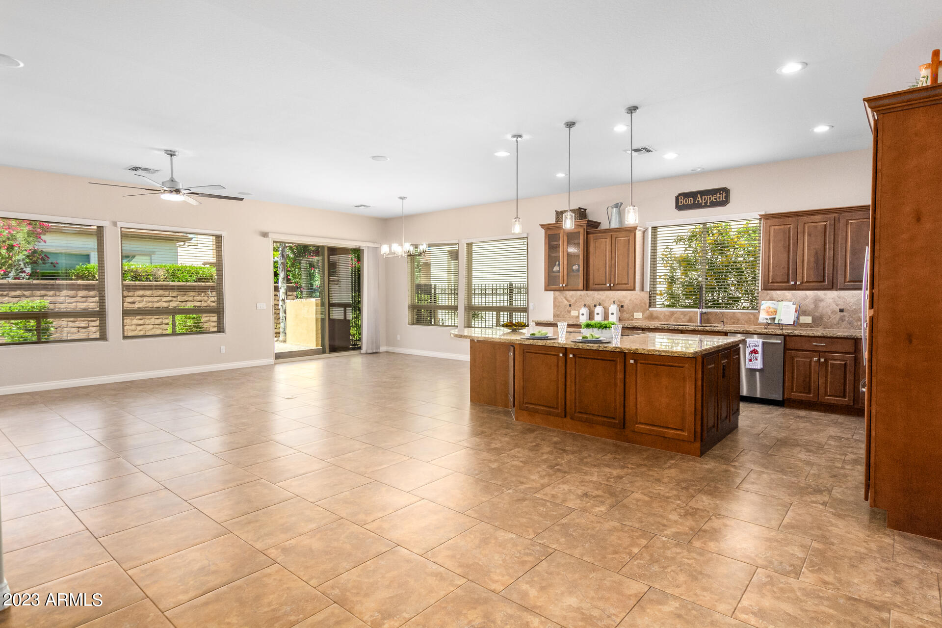 1548 E COPPER HOLLOW --