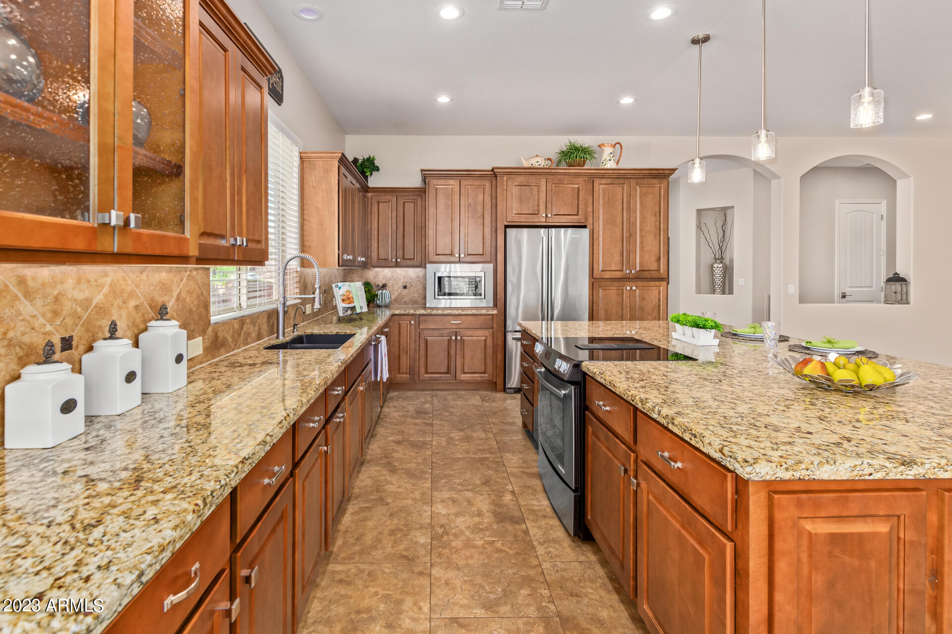 1548 E COPPER HOLLOW --