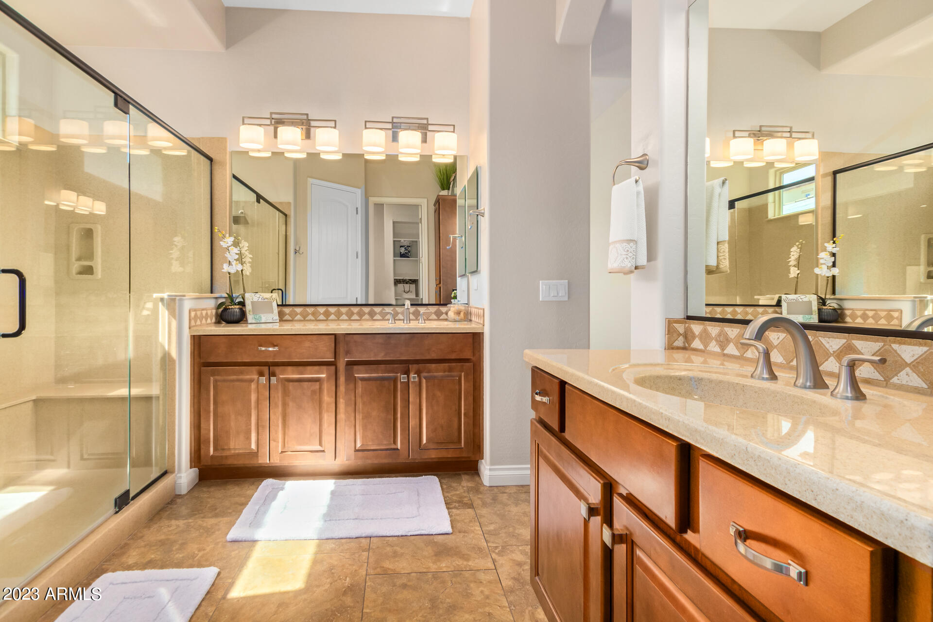 1548 E COPPER HOLLOW --