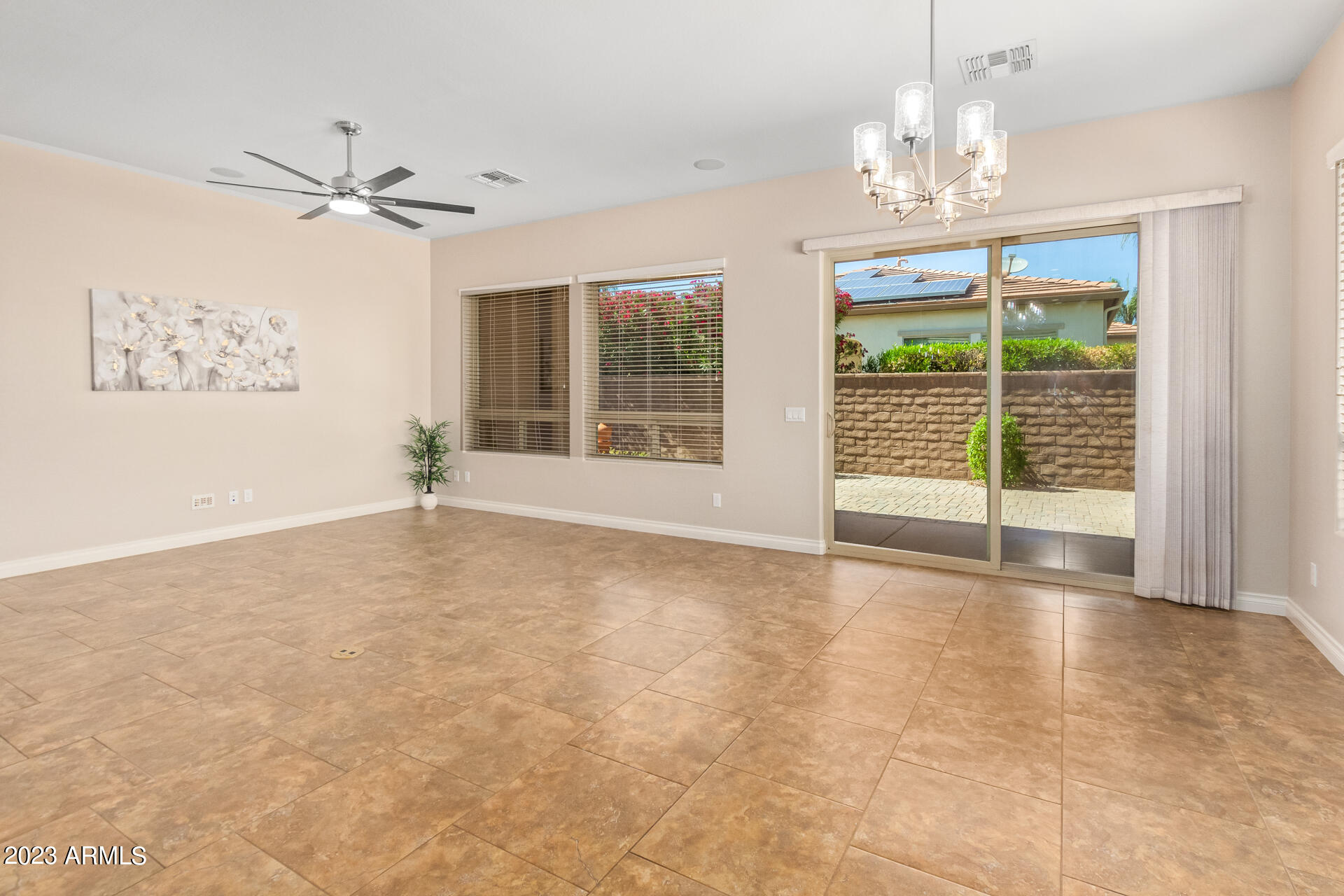 1548 E COPPER HOLLOW --