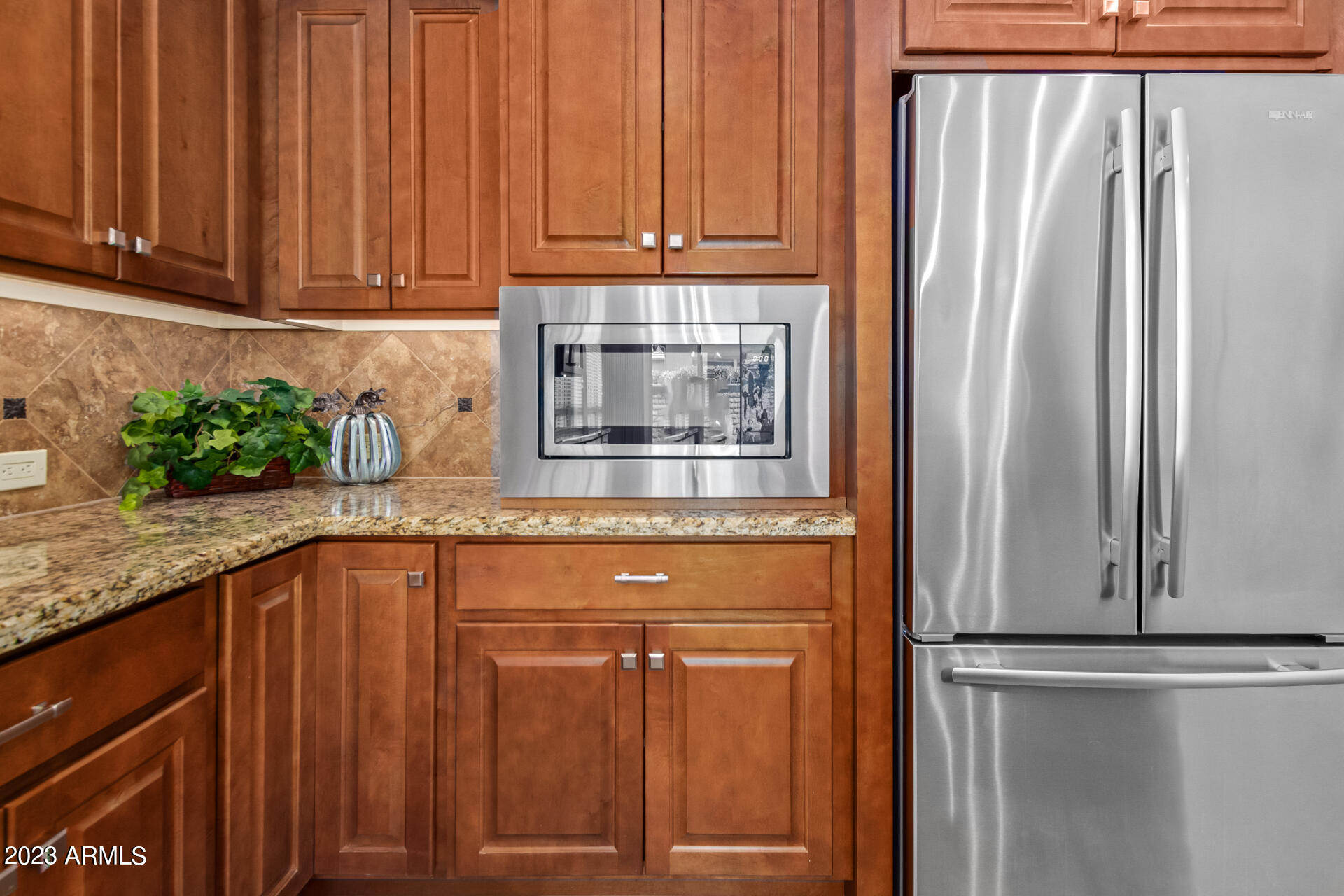 1548 E COPPER HOLLOW --